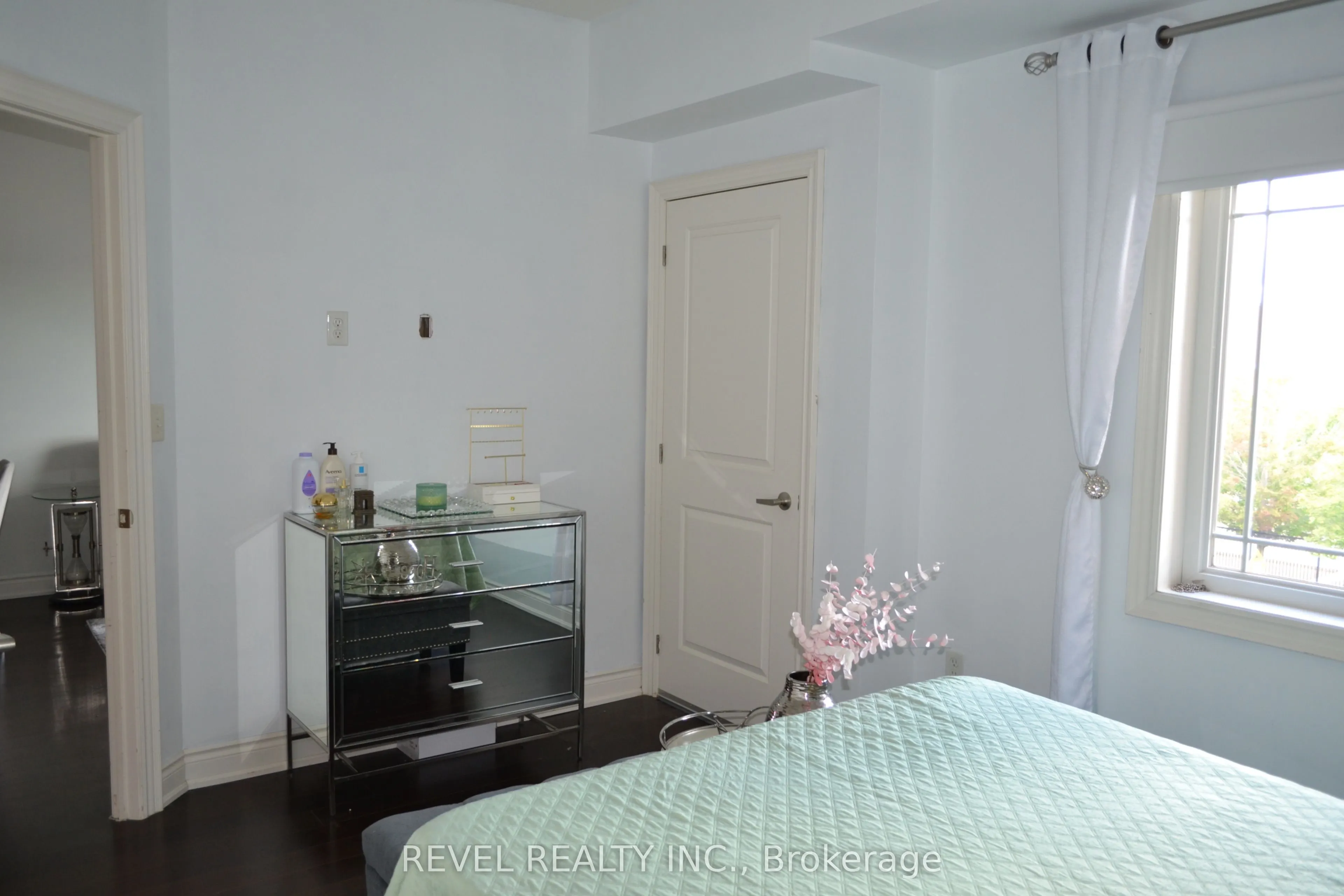1 Sidney Lane, #205