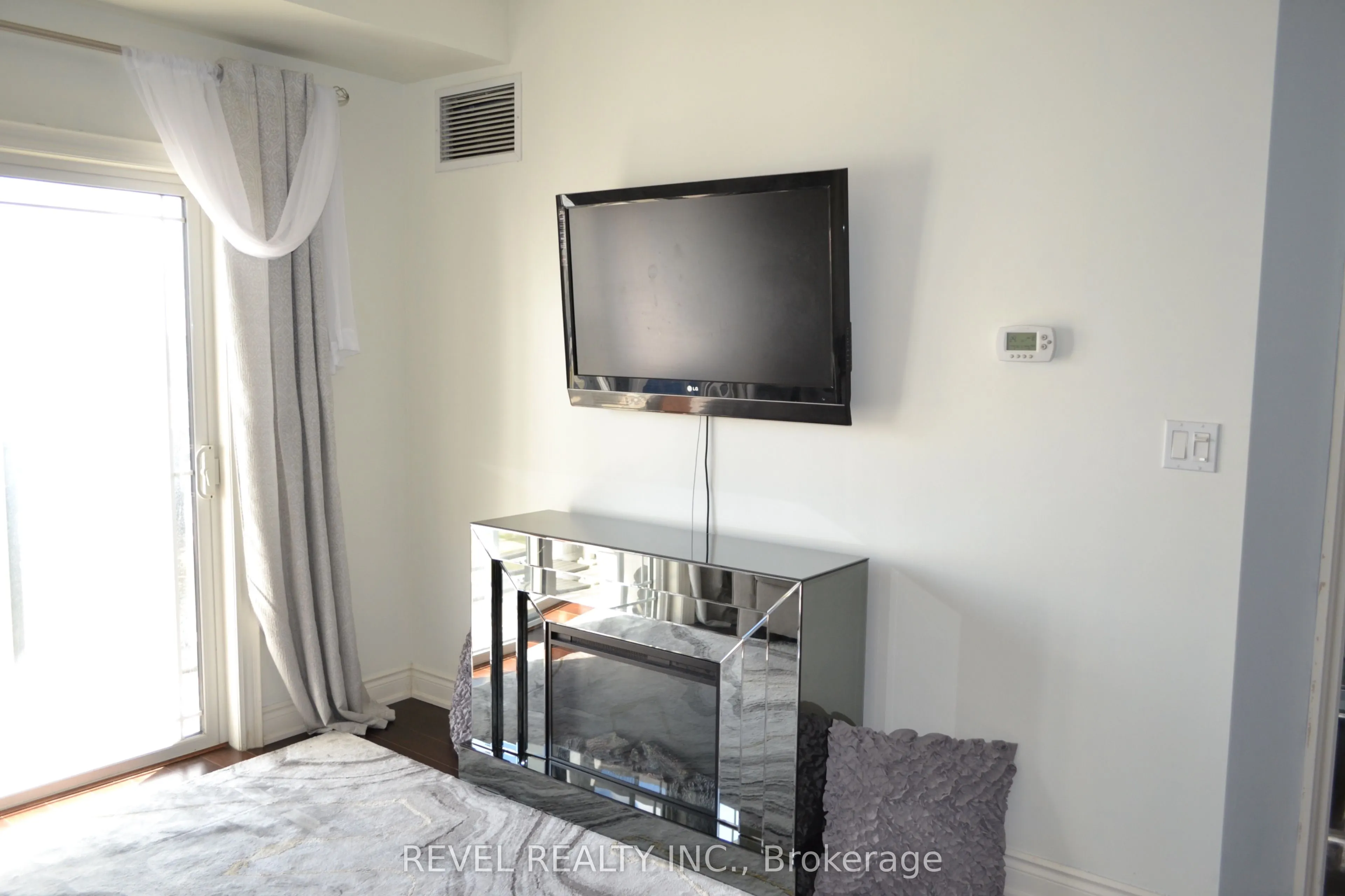1 Sidney Lane, #205