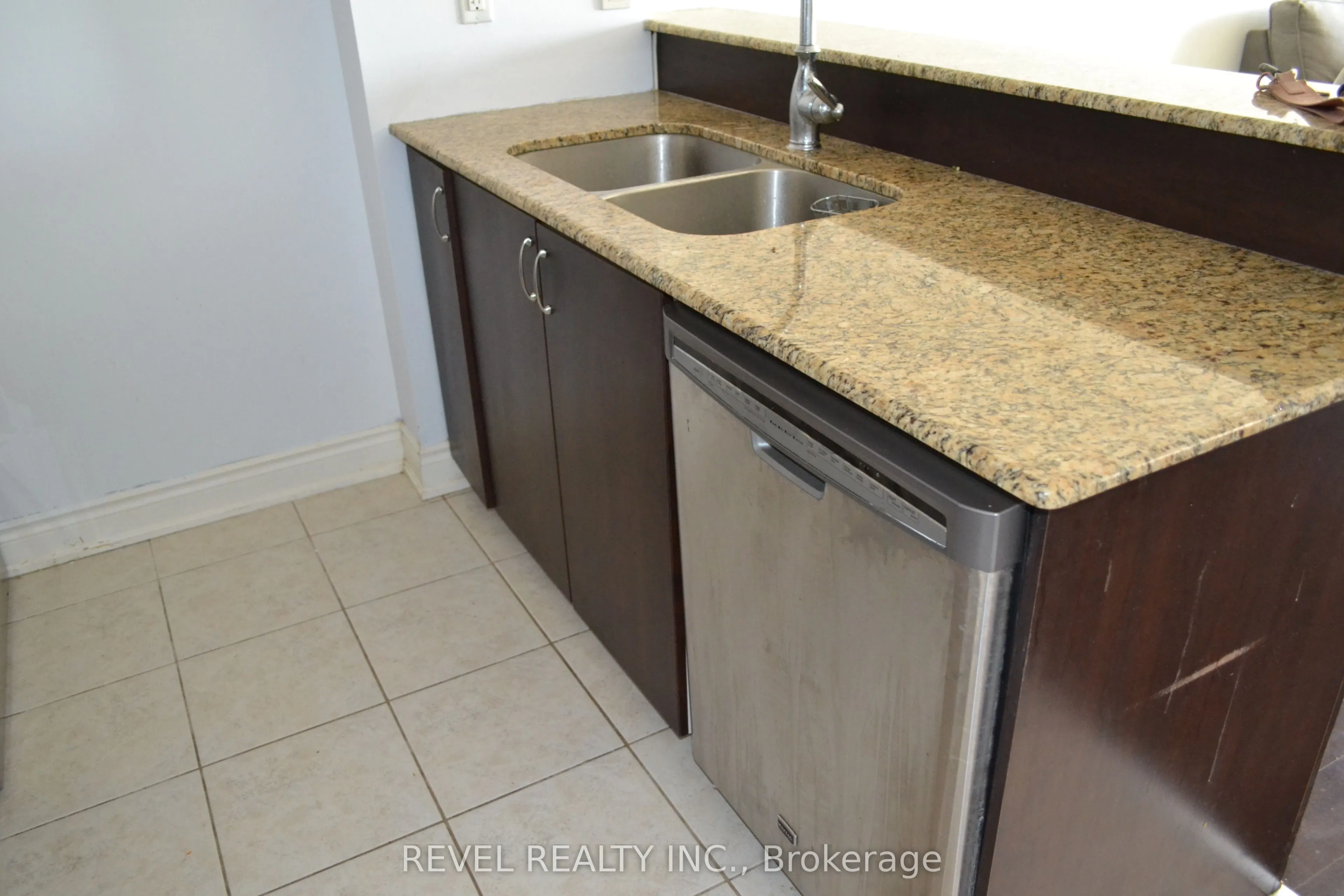 1 Sidney Lane, #205