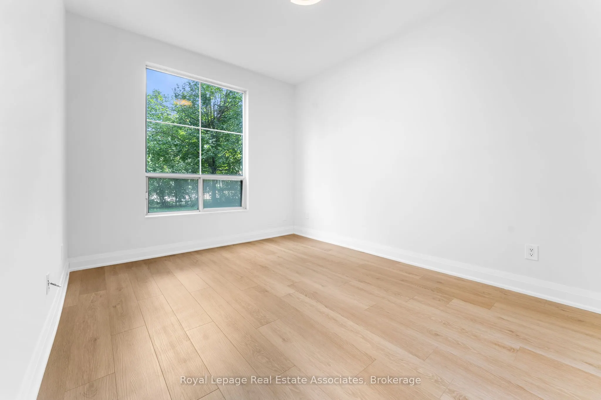 8 Rosebank Drive, #P1M
