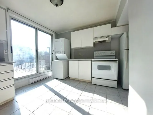 2143 Gerrard Street E, #Upper