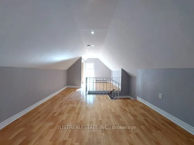 2143 Gerrard Street E, #Upper