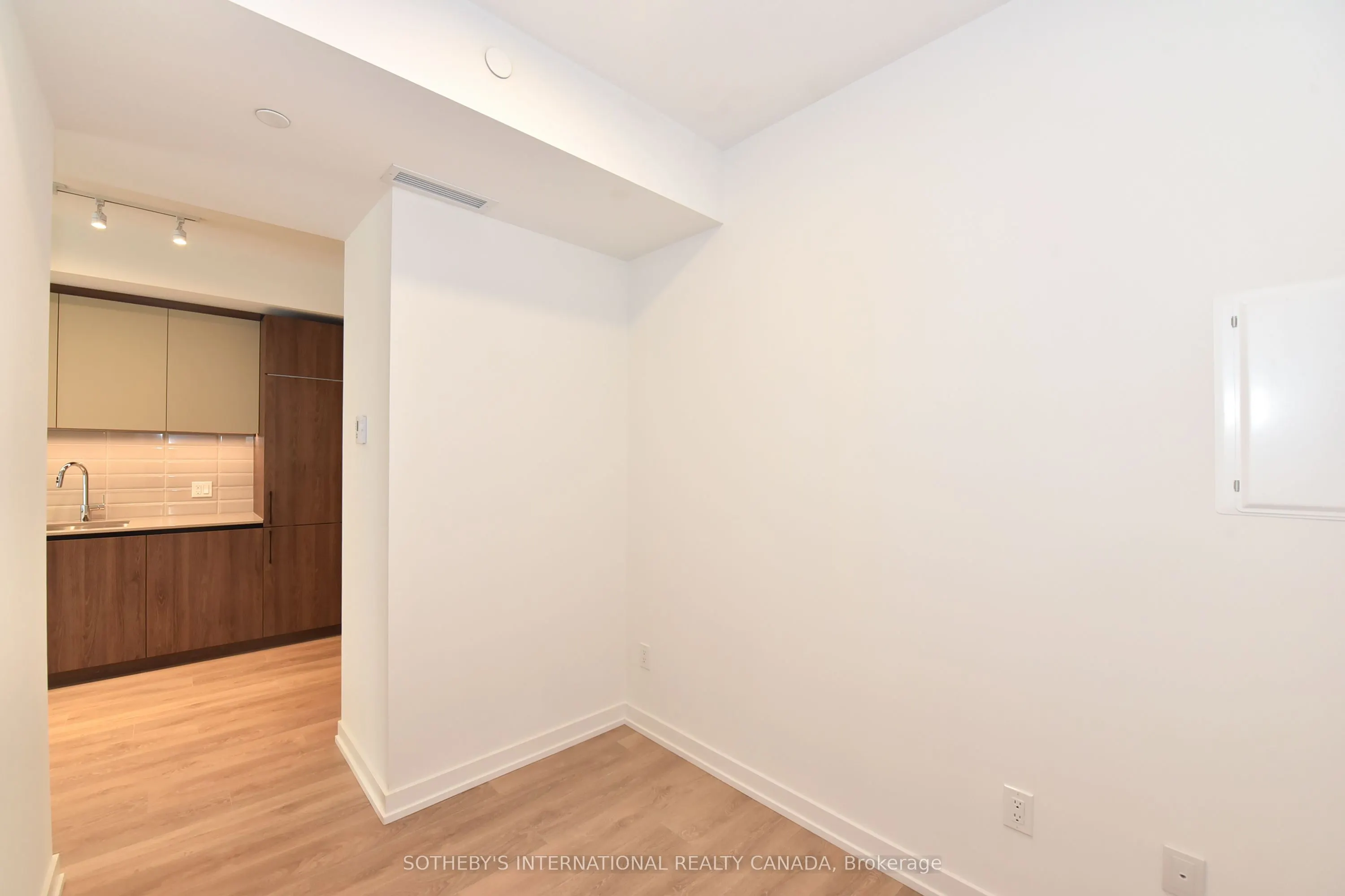 150 Logan Avenue, #526