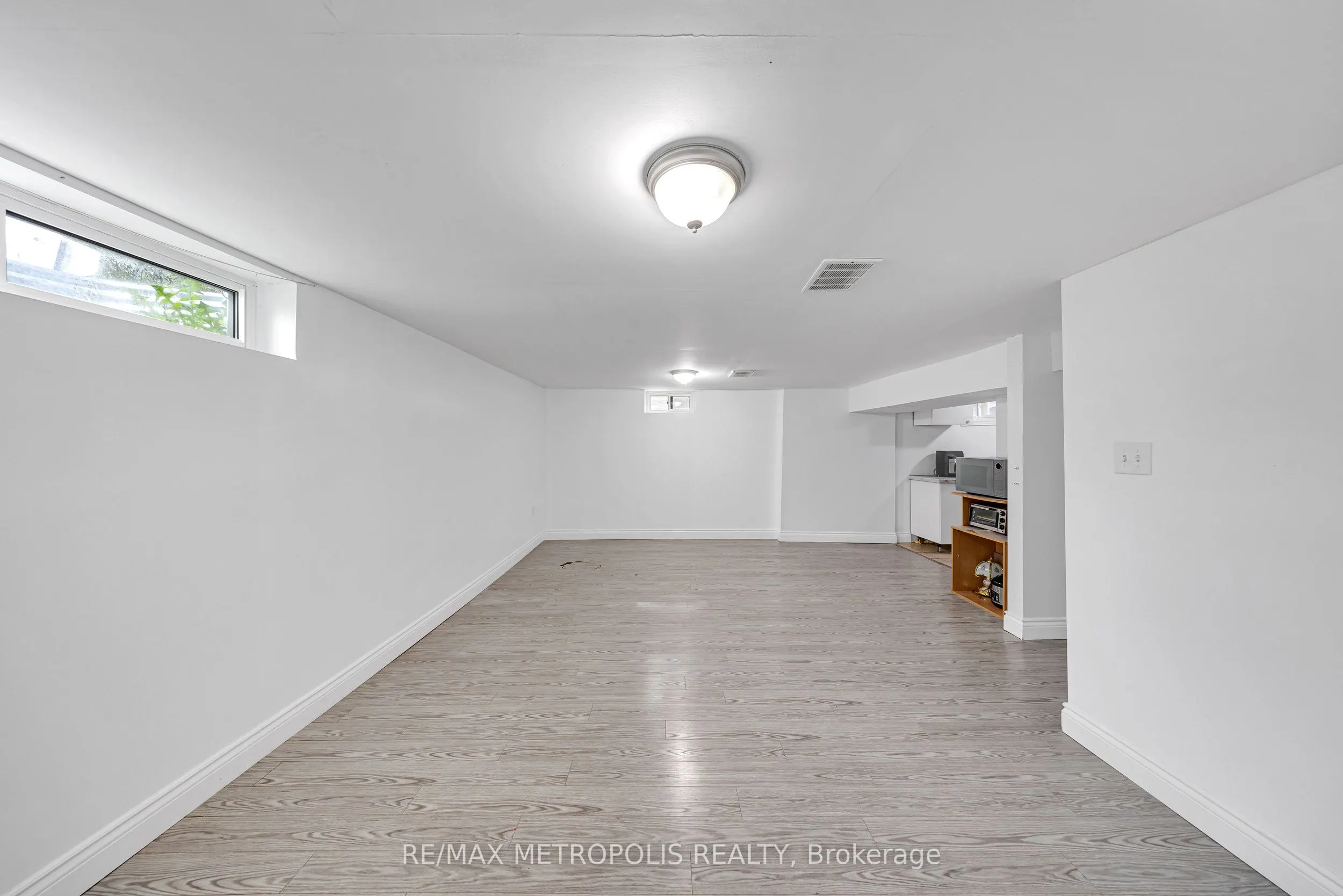 337 Pine Avenue