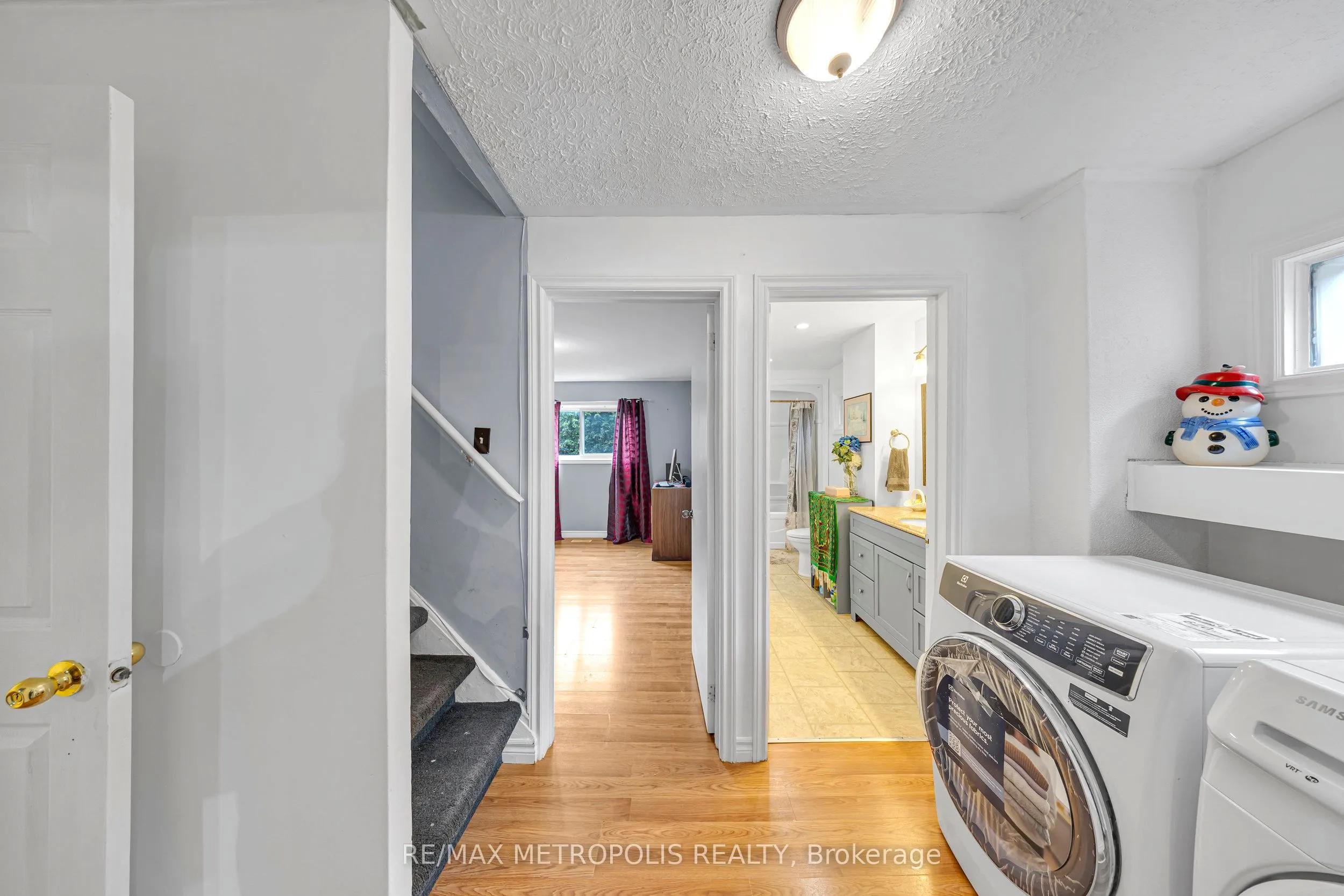 337 Pine Avenue