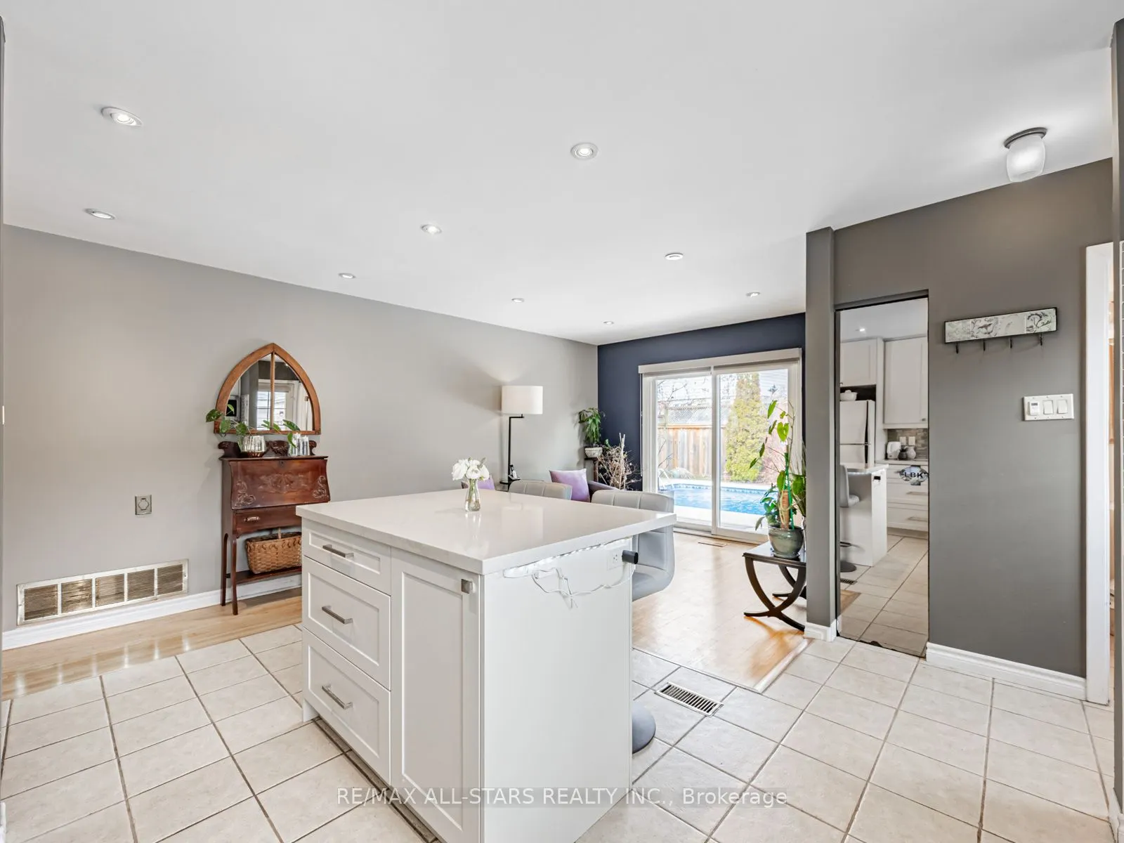 220 Catalina Drive