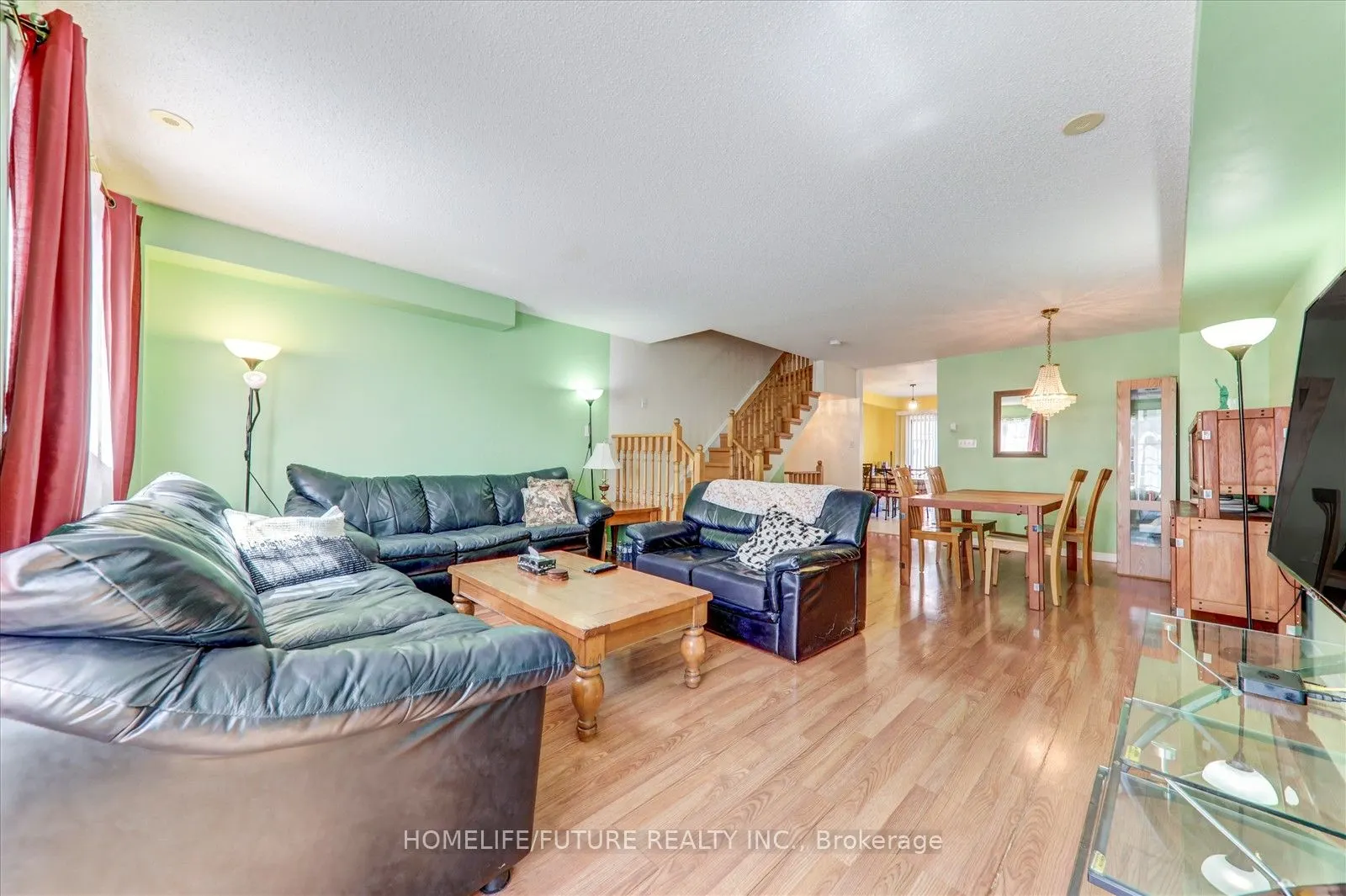 6 Guillet Street