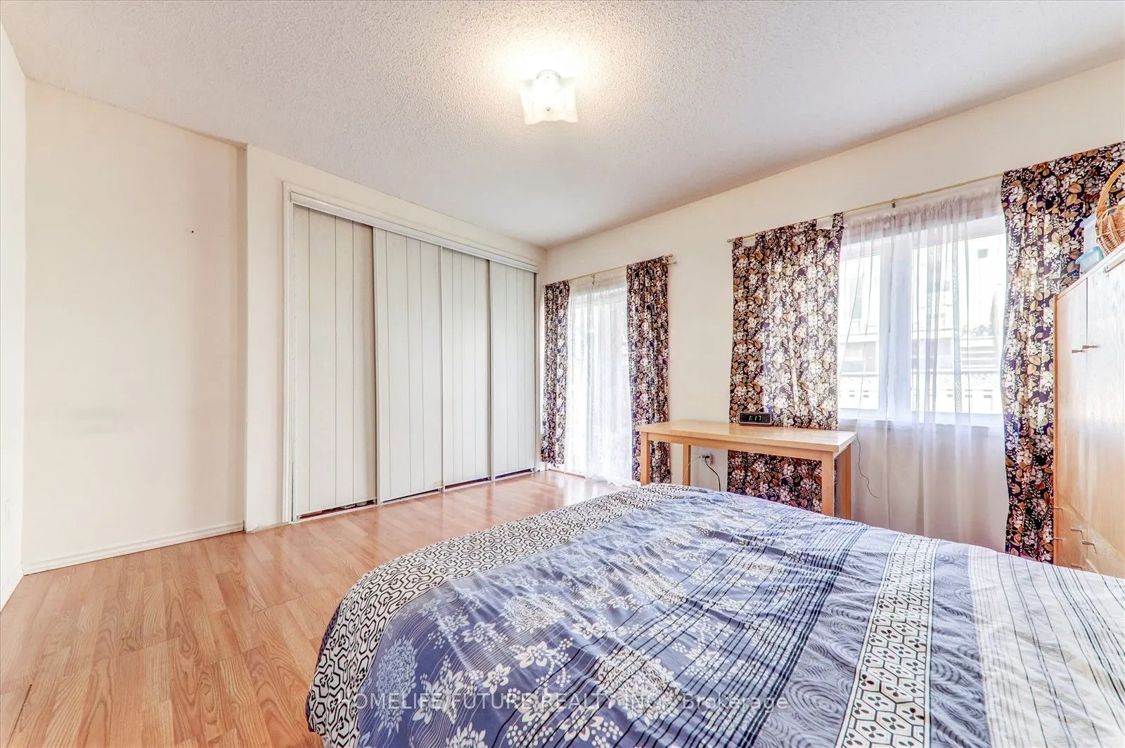 6 Guillet Street