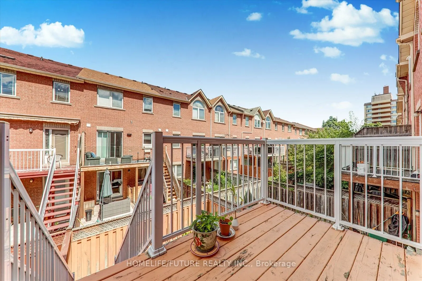 6 Guillet Street