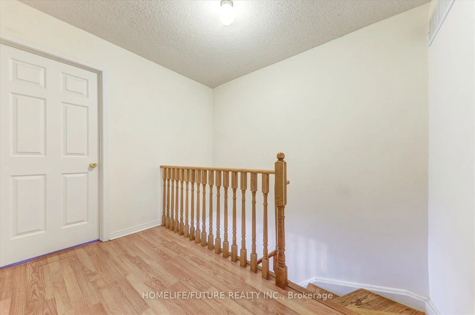 6 Guillet Street