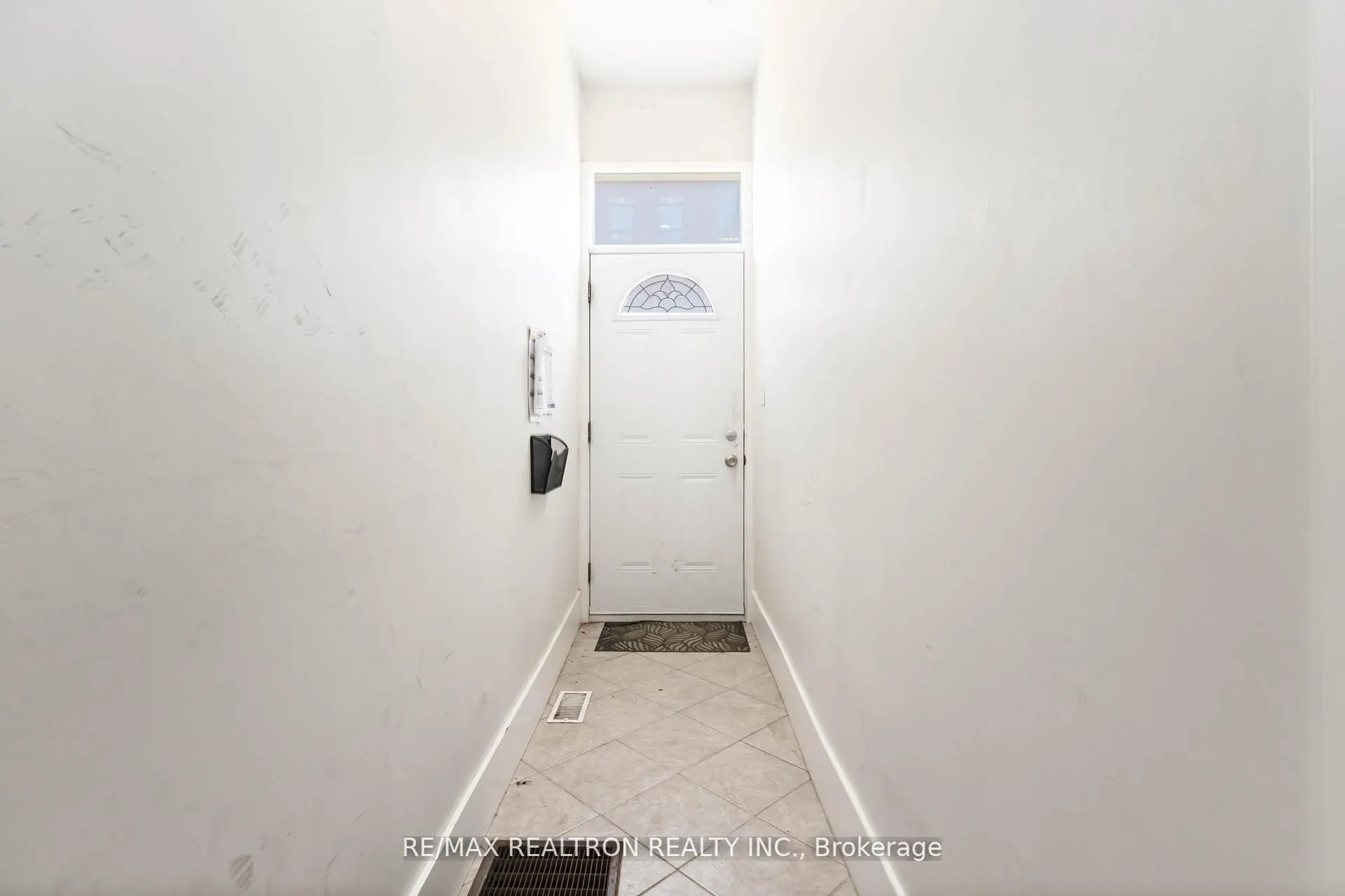 640 Gerrard Street E, #Main