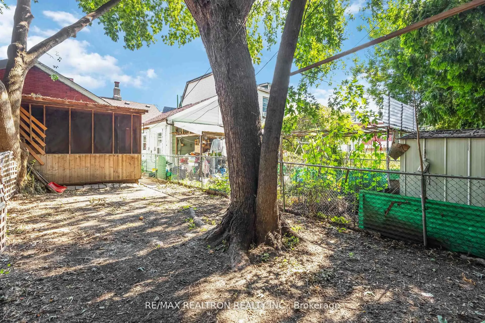 640 Gerrard Street E, #Main