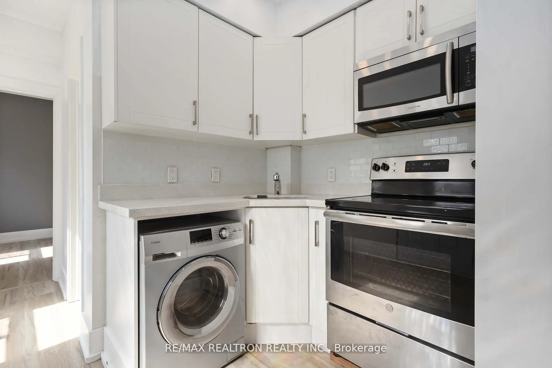 640 Gerrard Street E, #Main