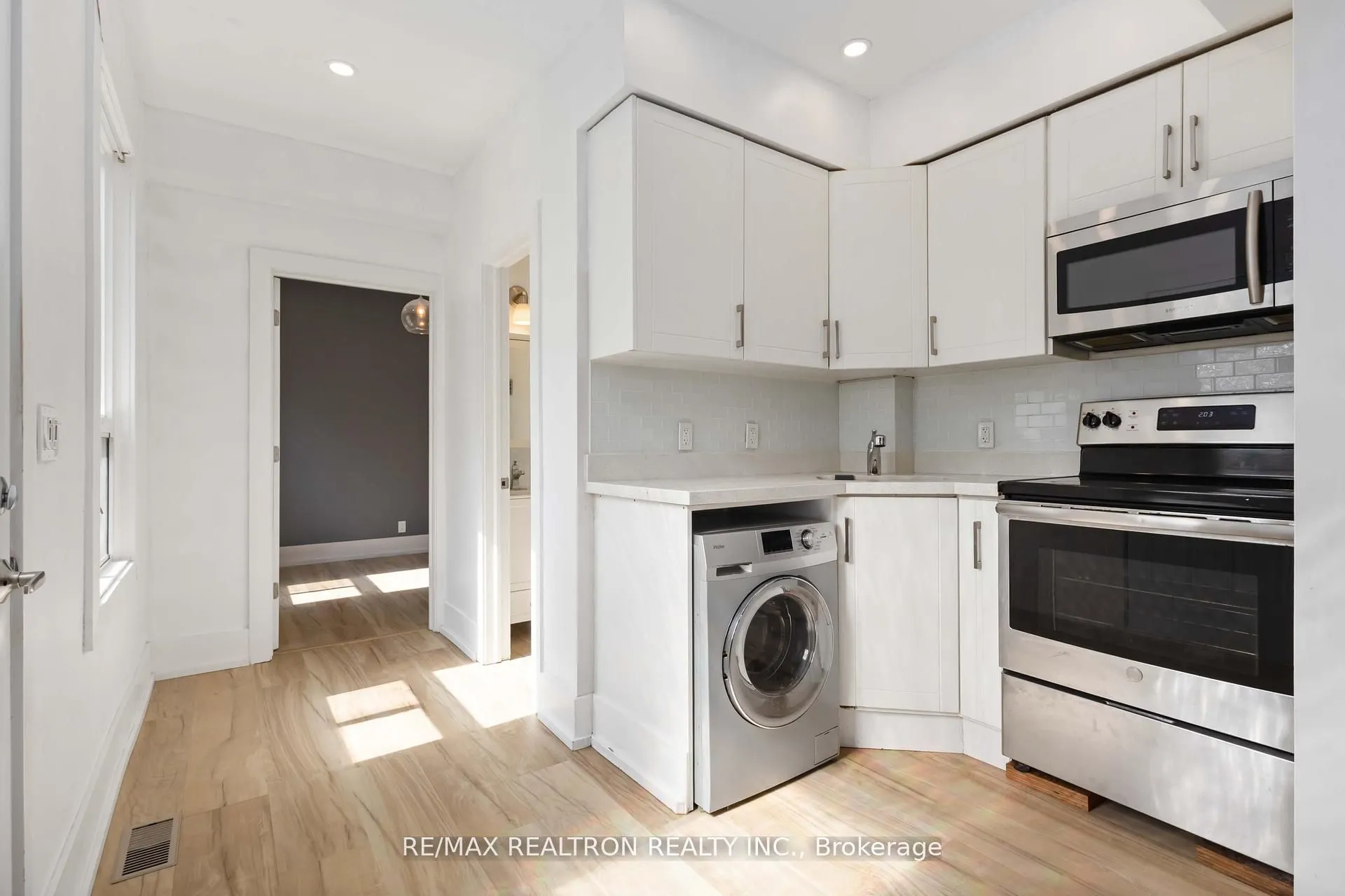 640 Gerrard Street E, #Main