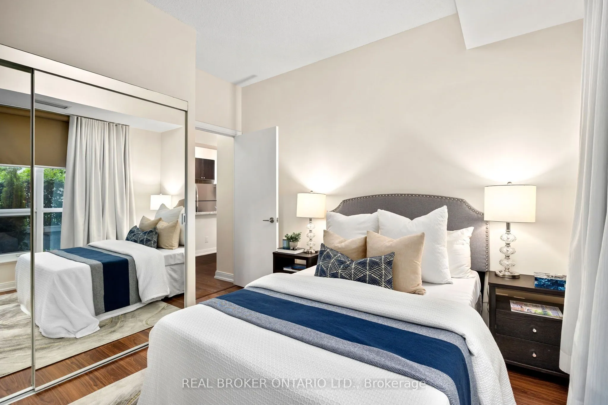 181 Village Green Square, #119