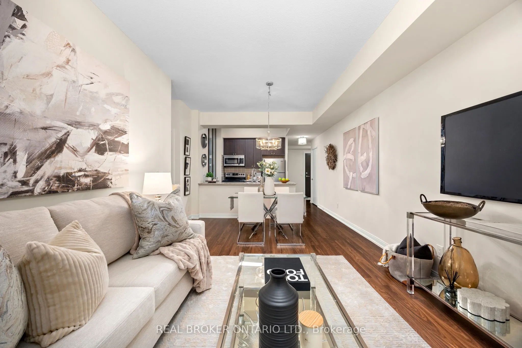 181 Village Green Square, #119