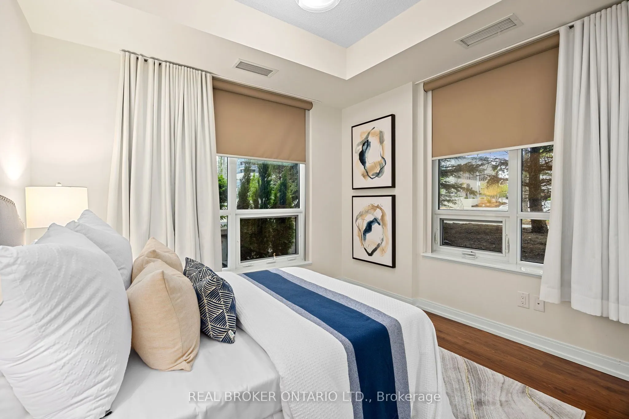181 Village Green Square, #119