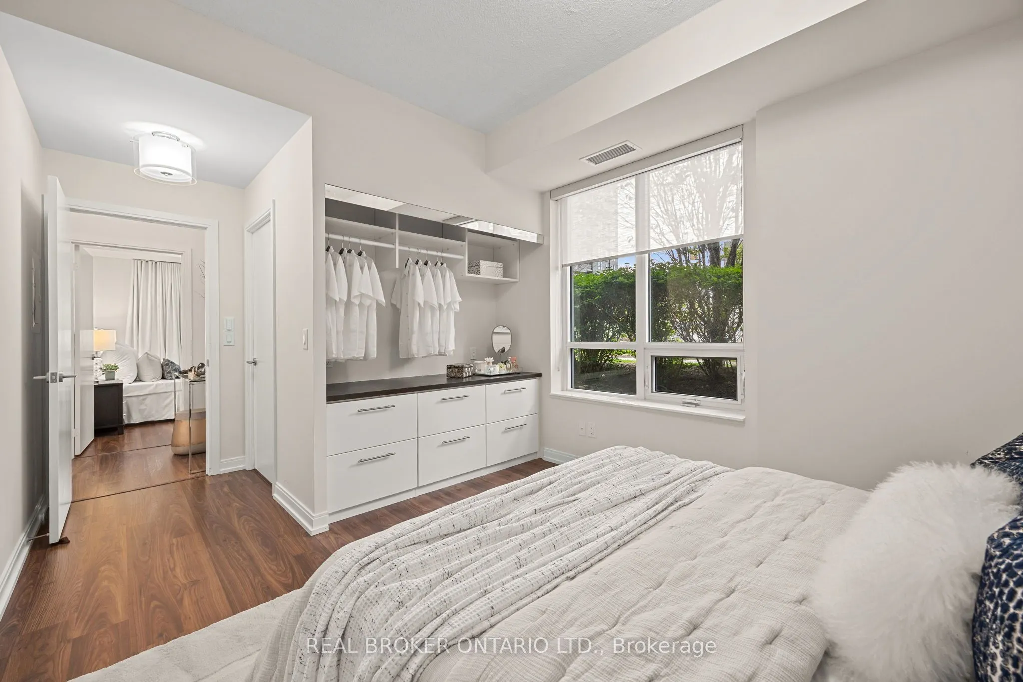 181 Village Green Square, #119