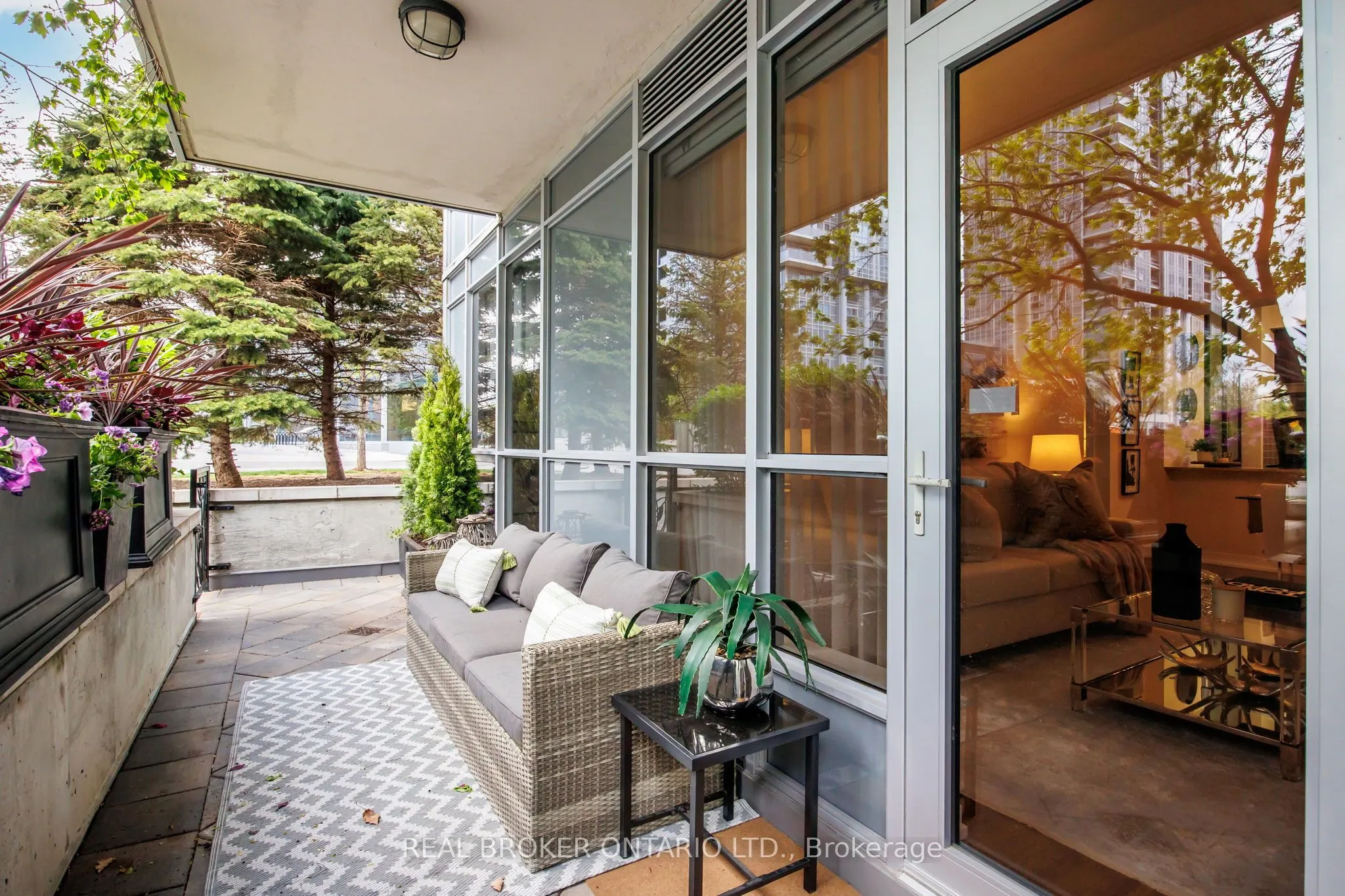 181 Village Green Square, #119