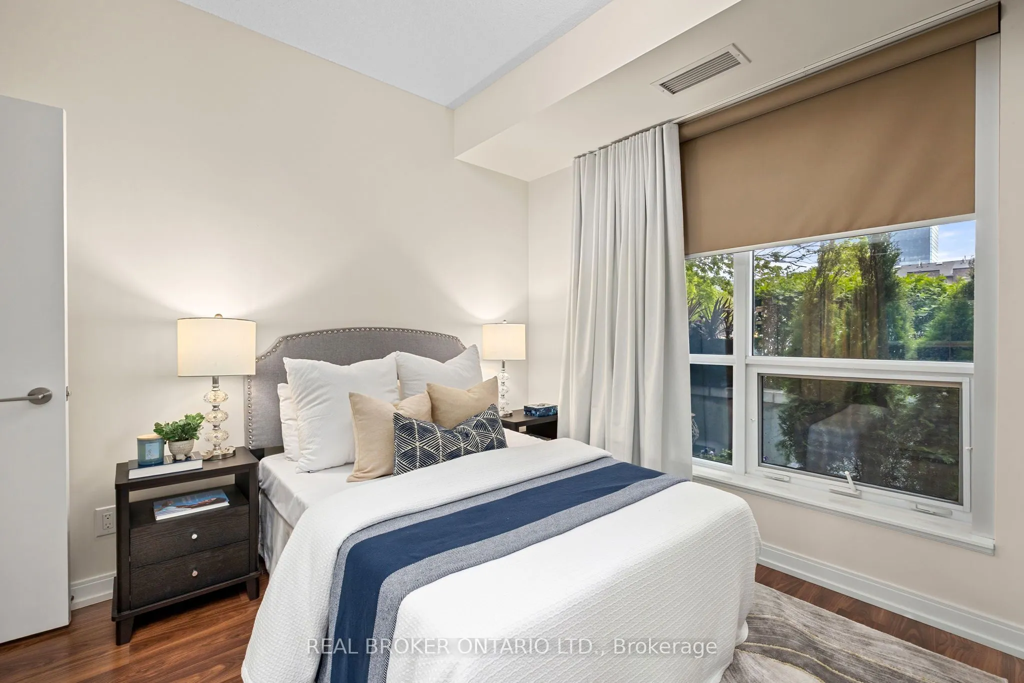 181 Village Green Square, #119