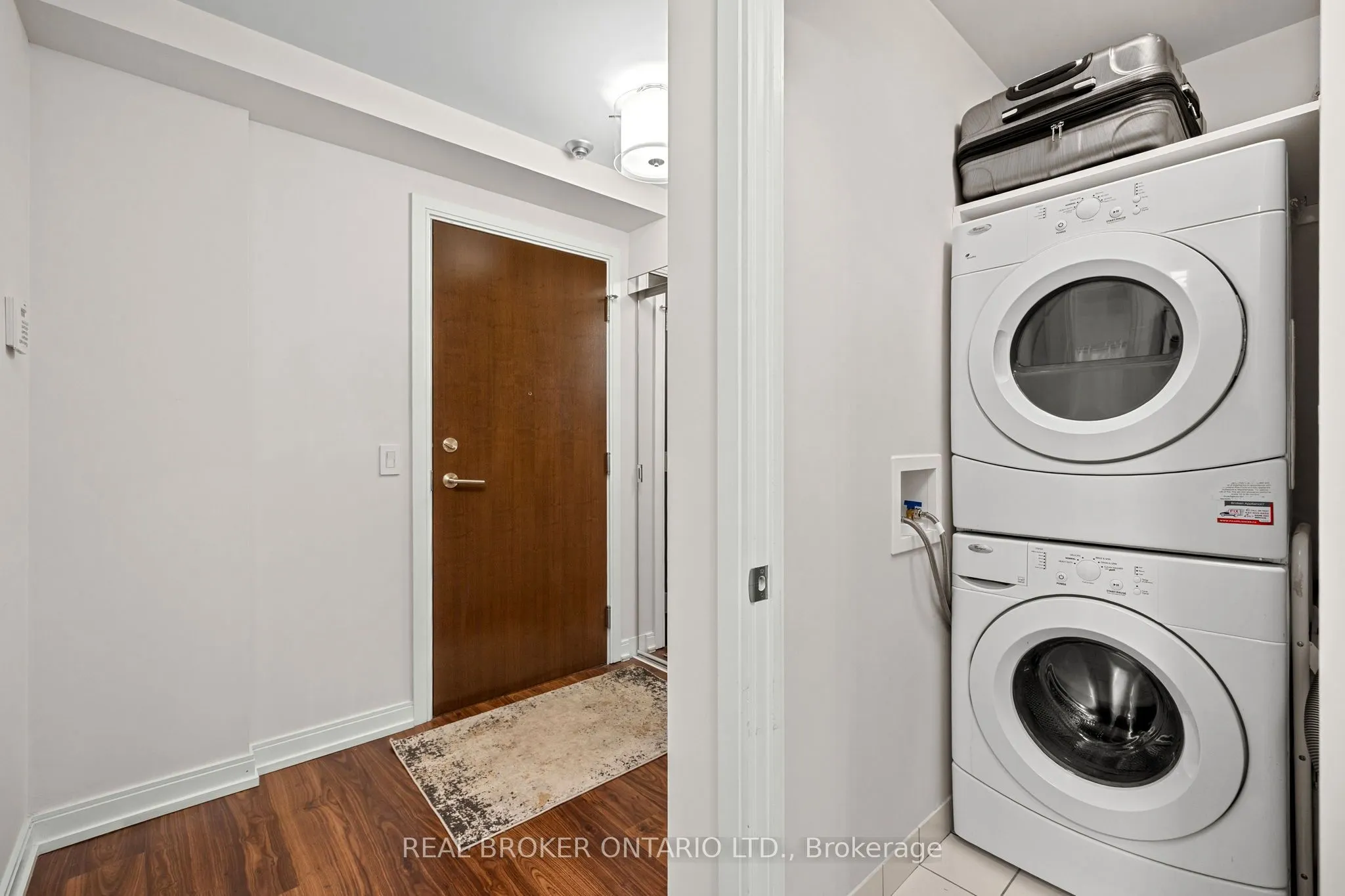 181 Village Green Square, #119