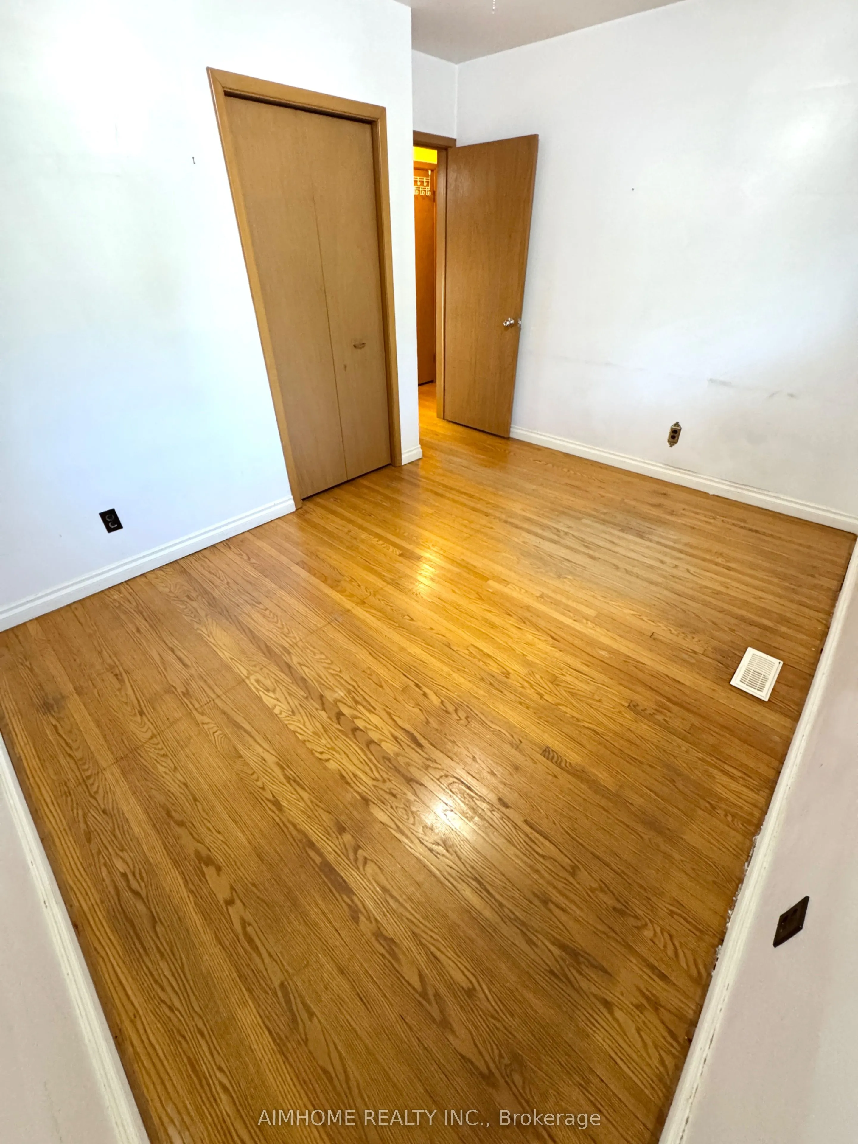 31 Poplar Road, #(Main)