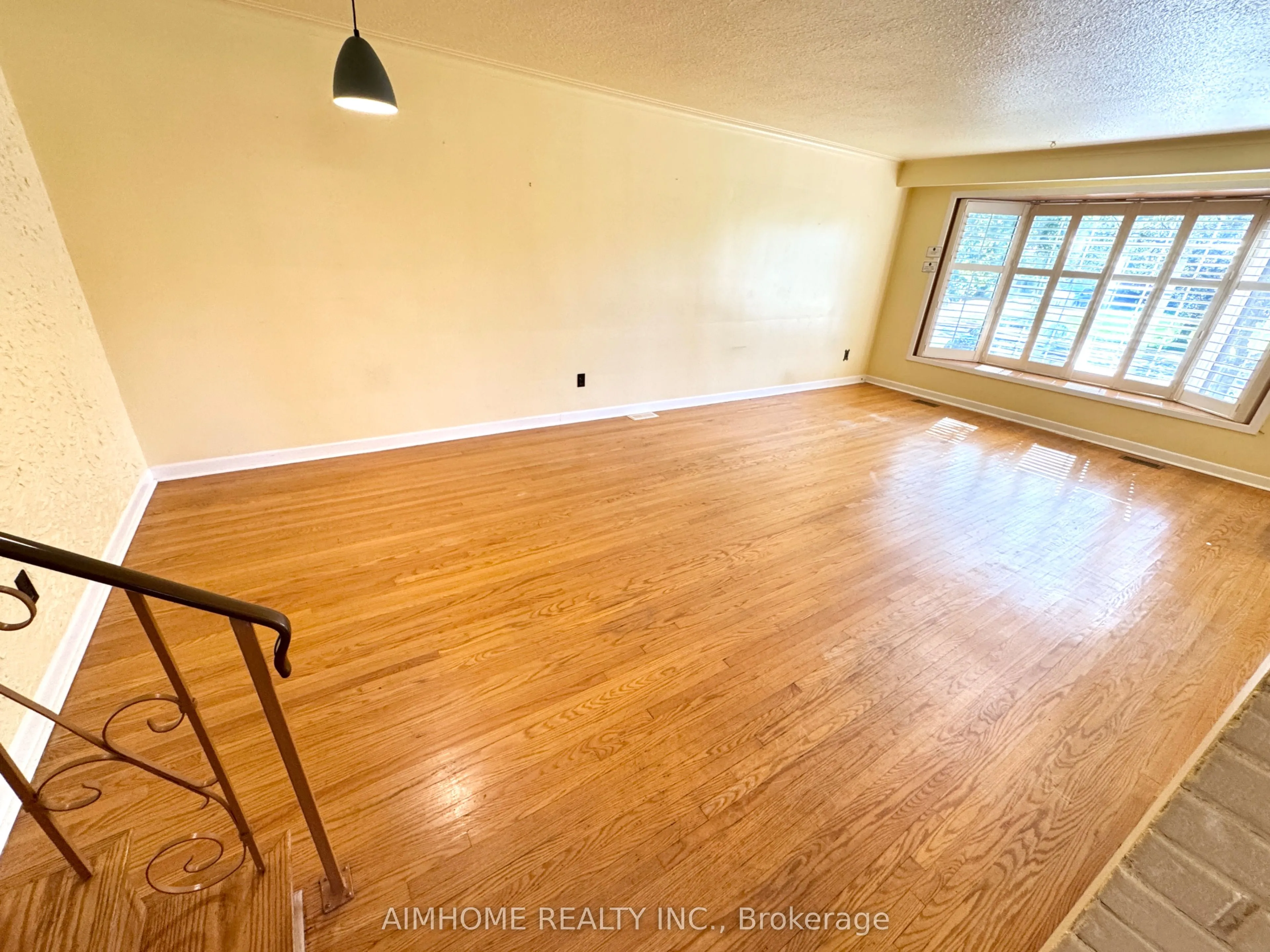 31 Poplar Road, #(Main)