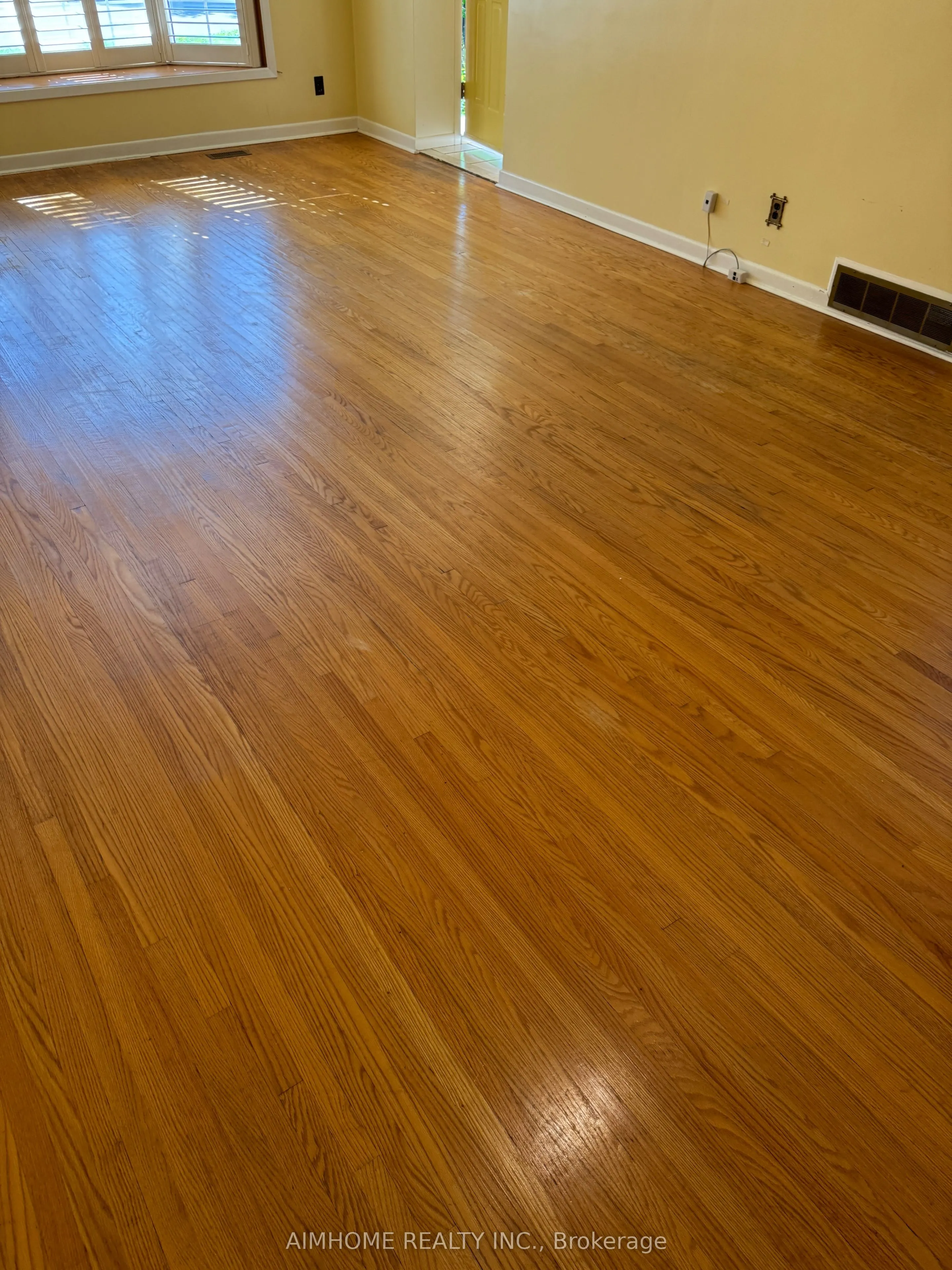 31 Poplar Road, #(Main)