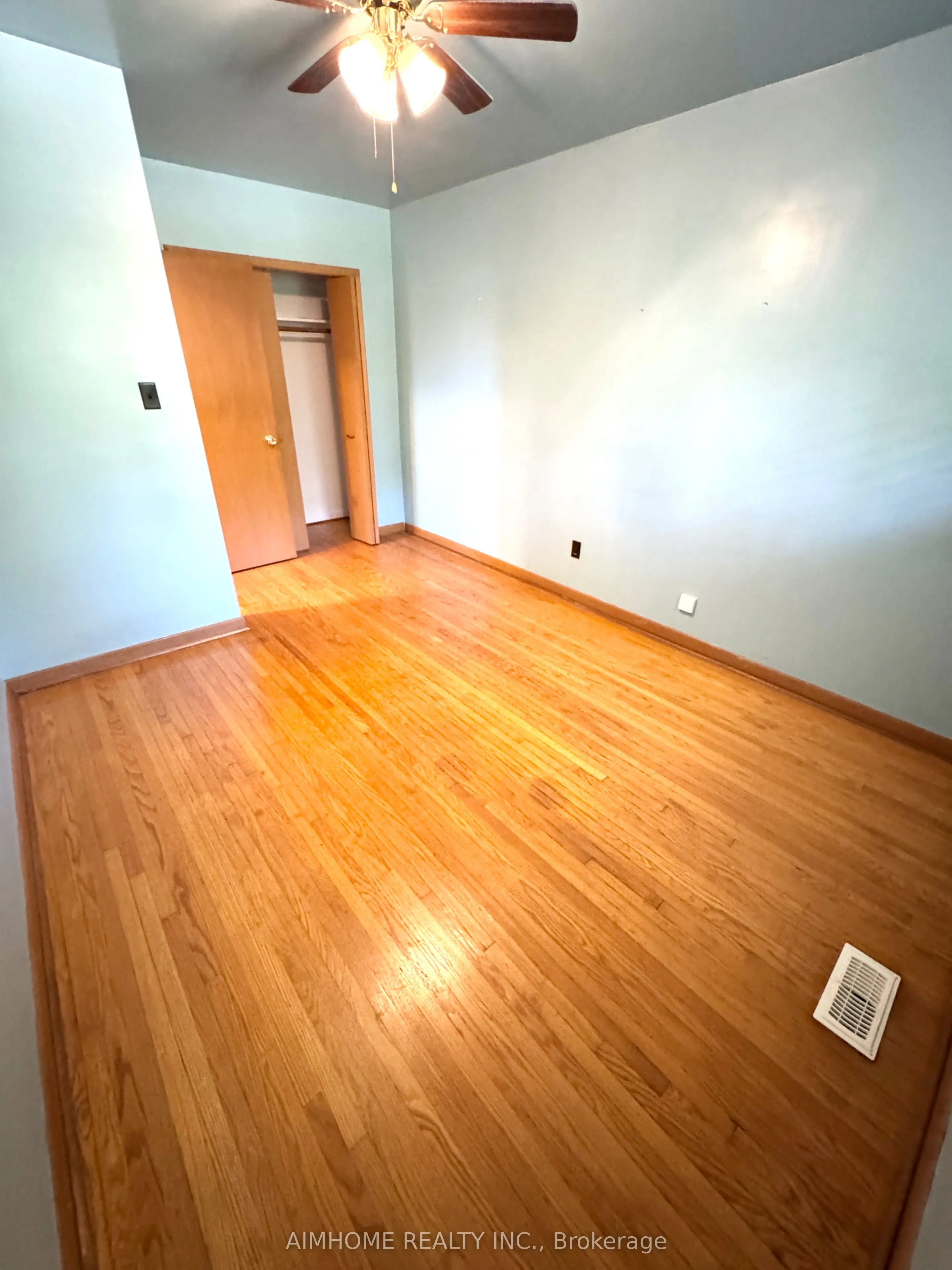 31 Poplar Road, #(Main)