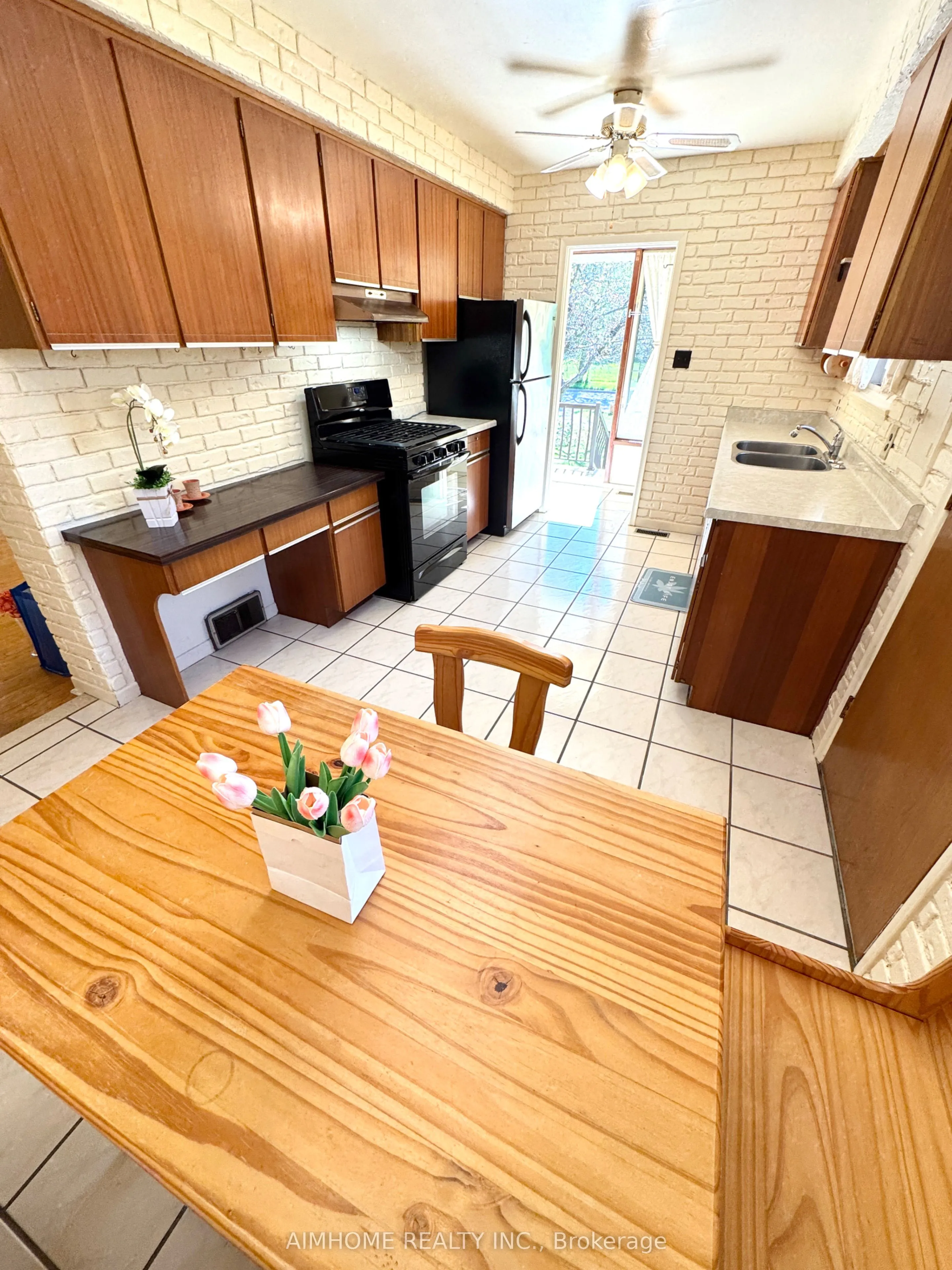 31 Poplar Road, #(Main)