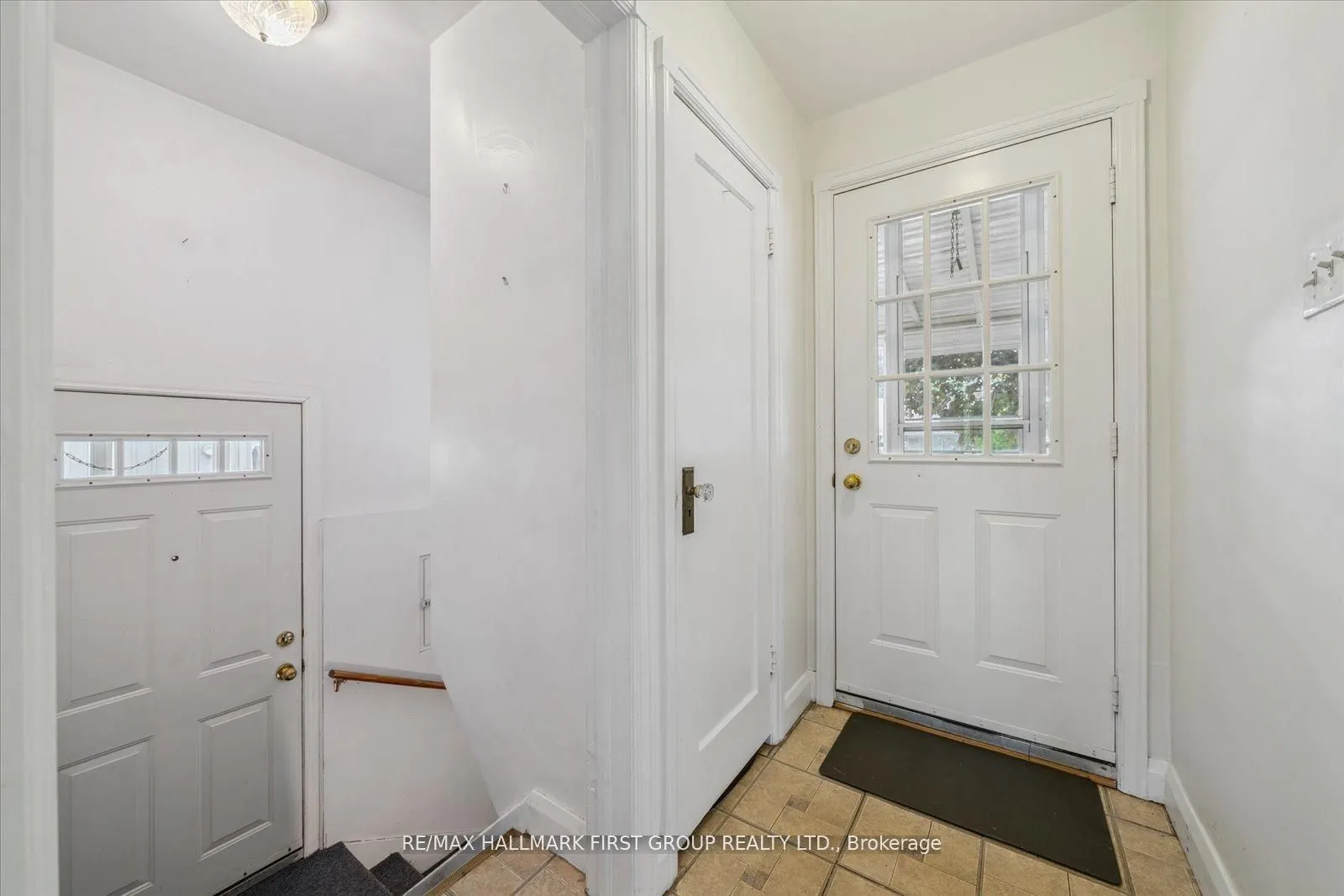 707 Athol Street
