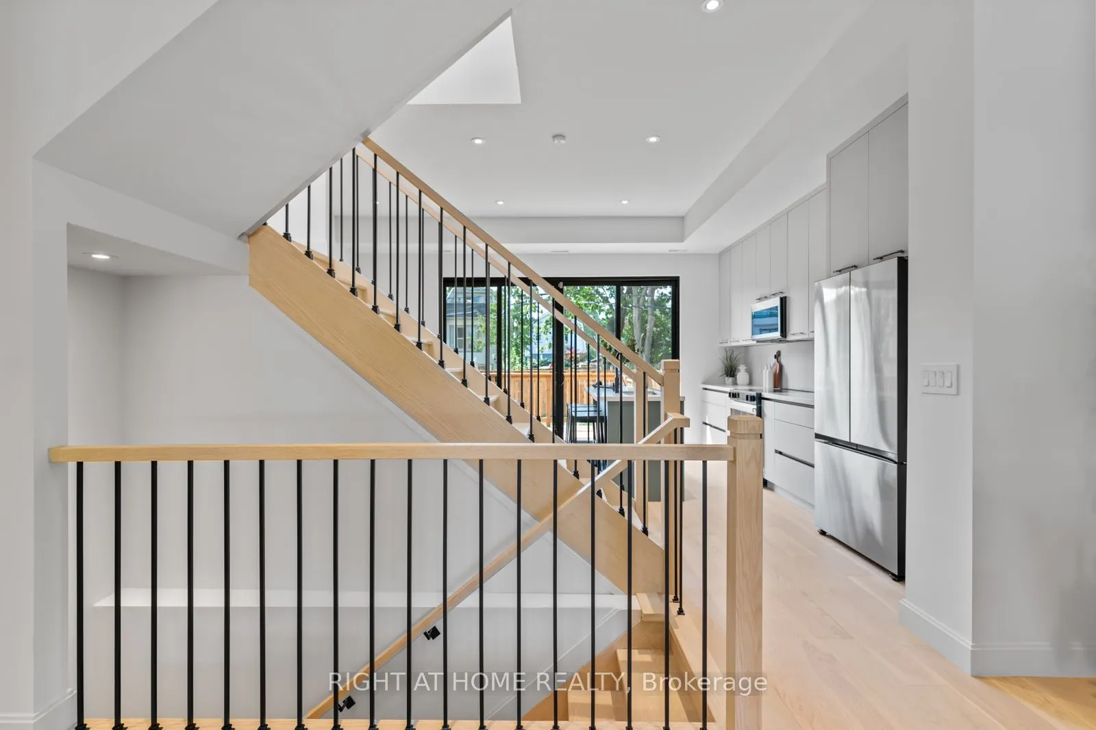 85 Holborne Avenue