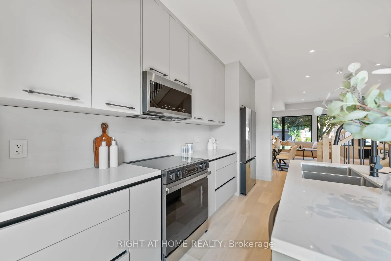 85 Holborne Avenue