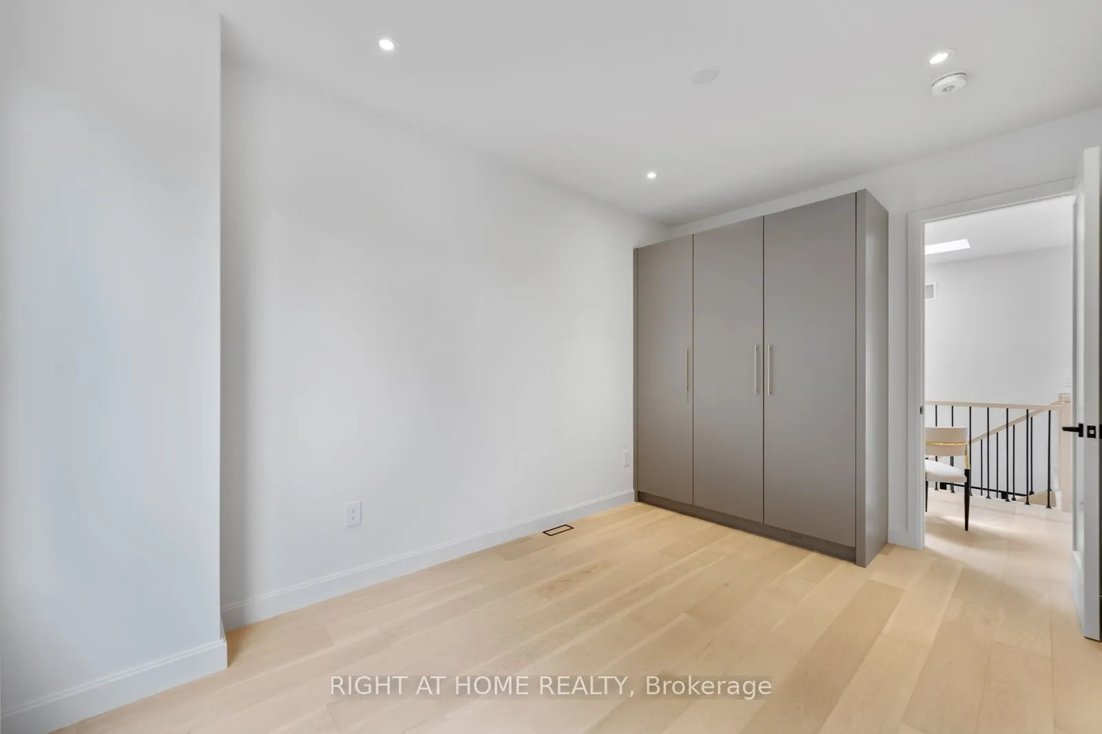 85 Holborne Avenue