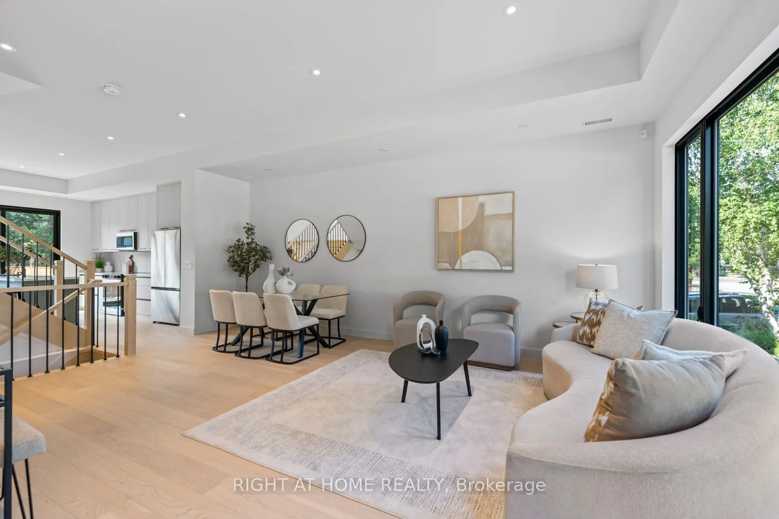85 Holborne Avenue