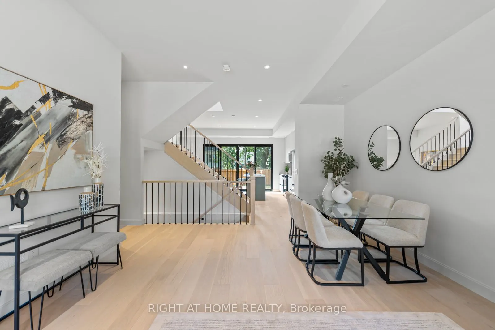 85 Holborne Avenue