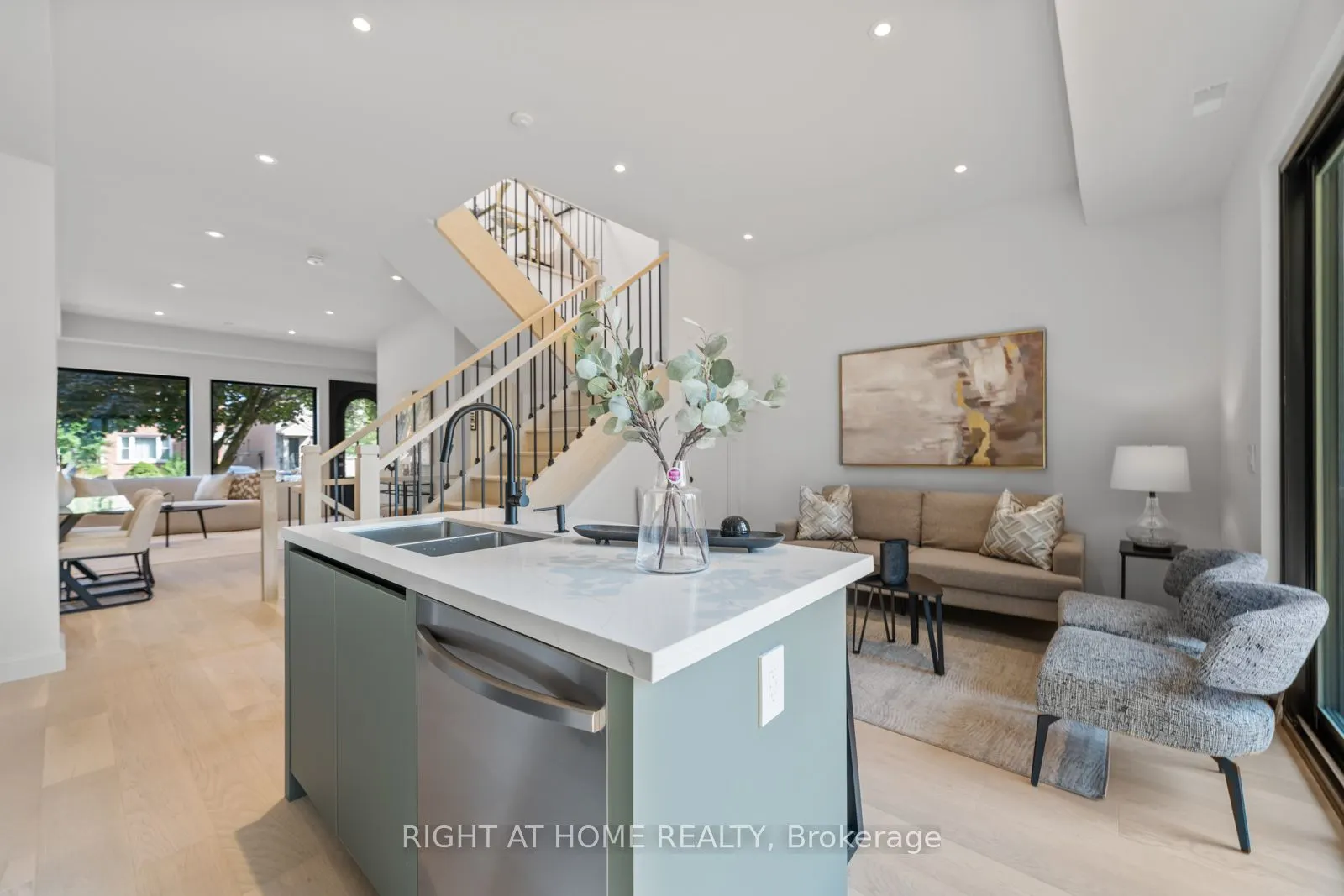 85 Holborne Avenue