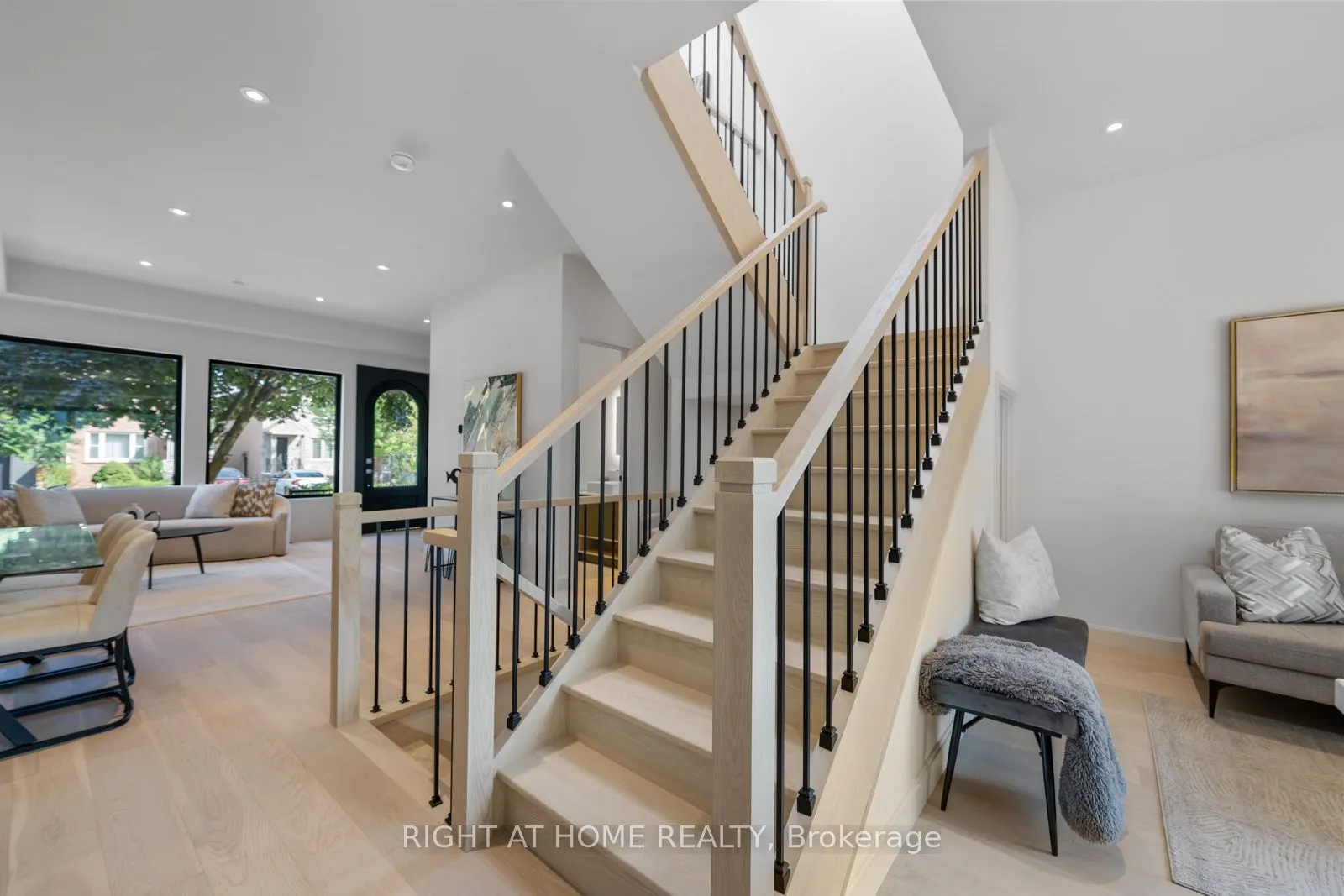 85 Holborne Avenue