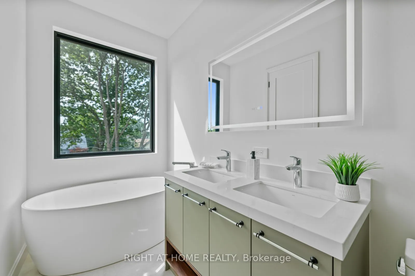 85 Holborne Avenue
