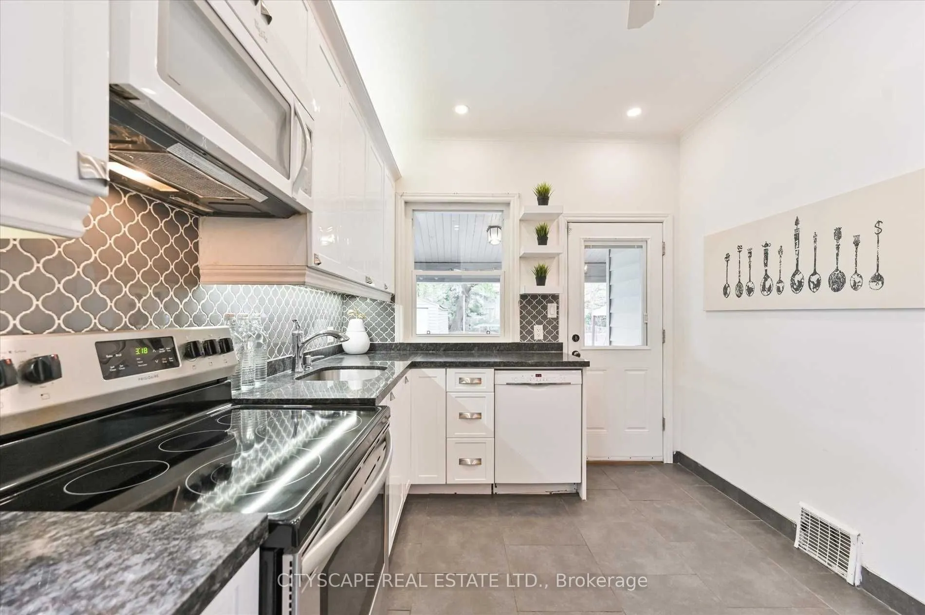 15 Midburn Avenue
