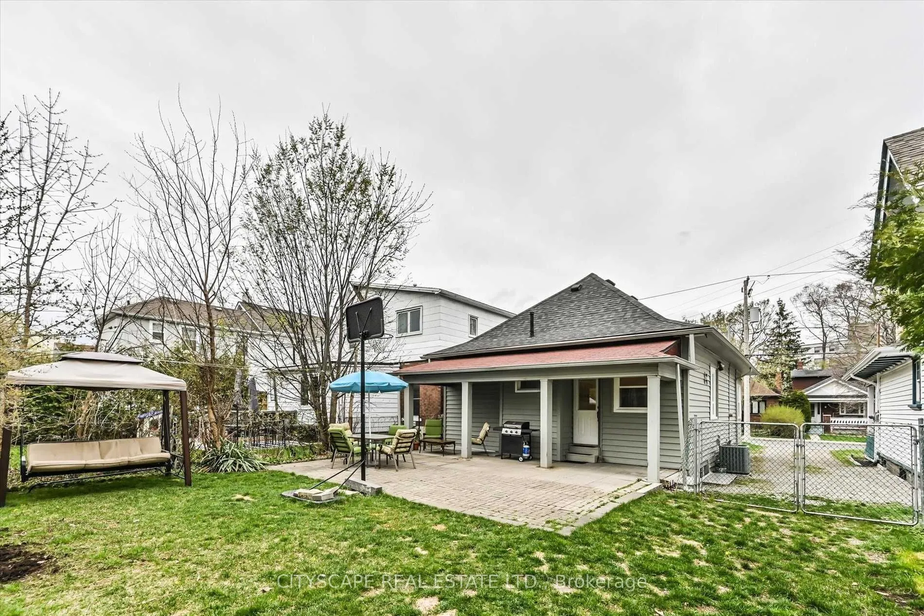 15 Midburn Avenue