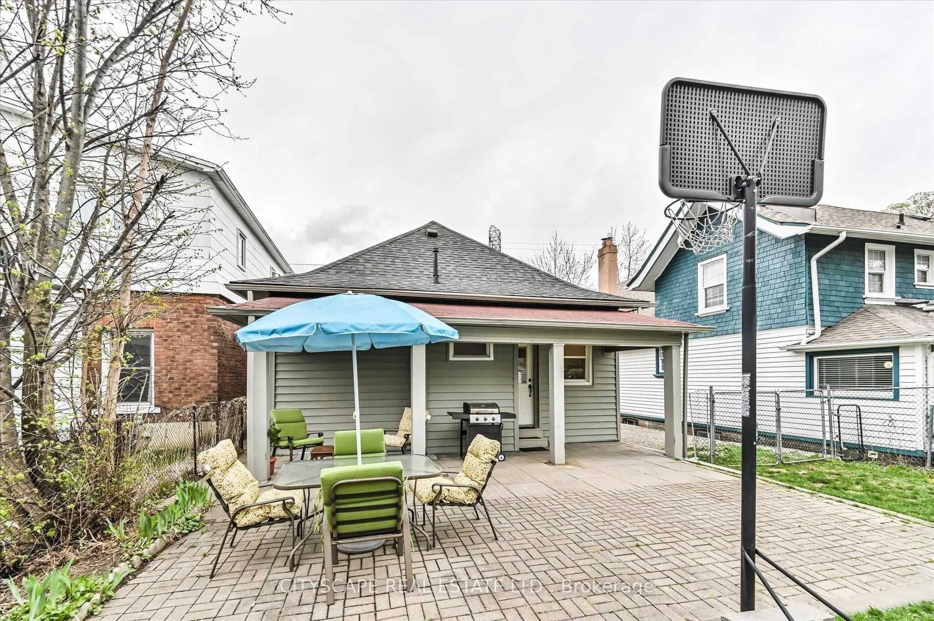 15 Midburn Avenue