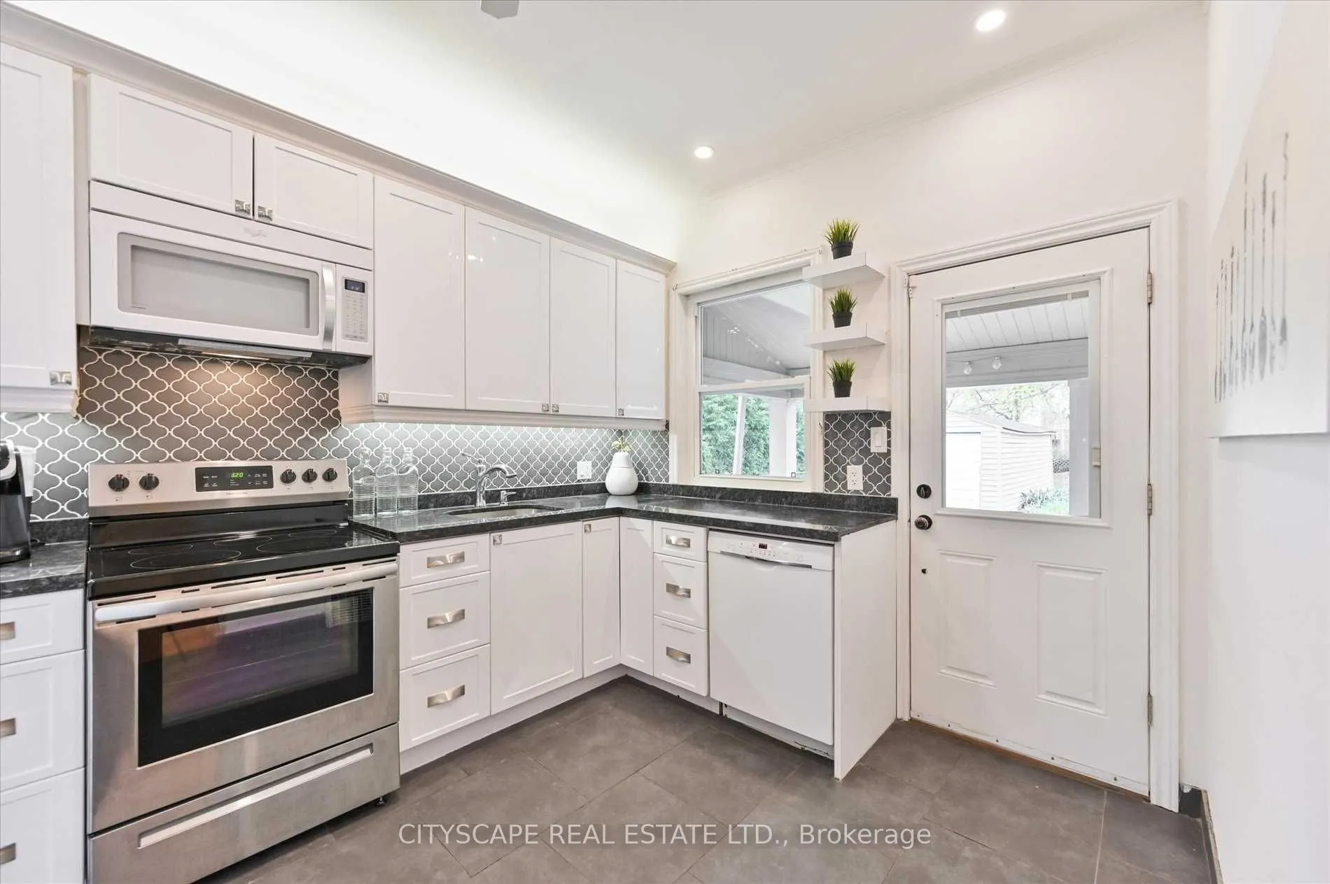 15 Midburn Avenue