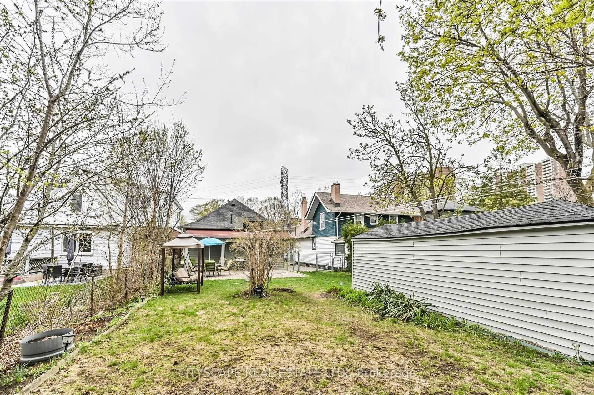15 Midburn Avenue
