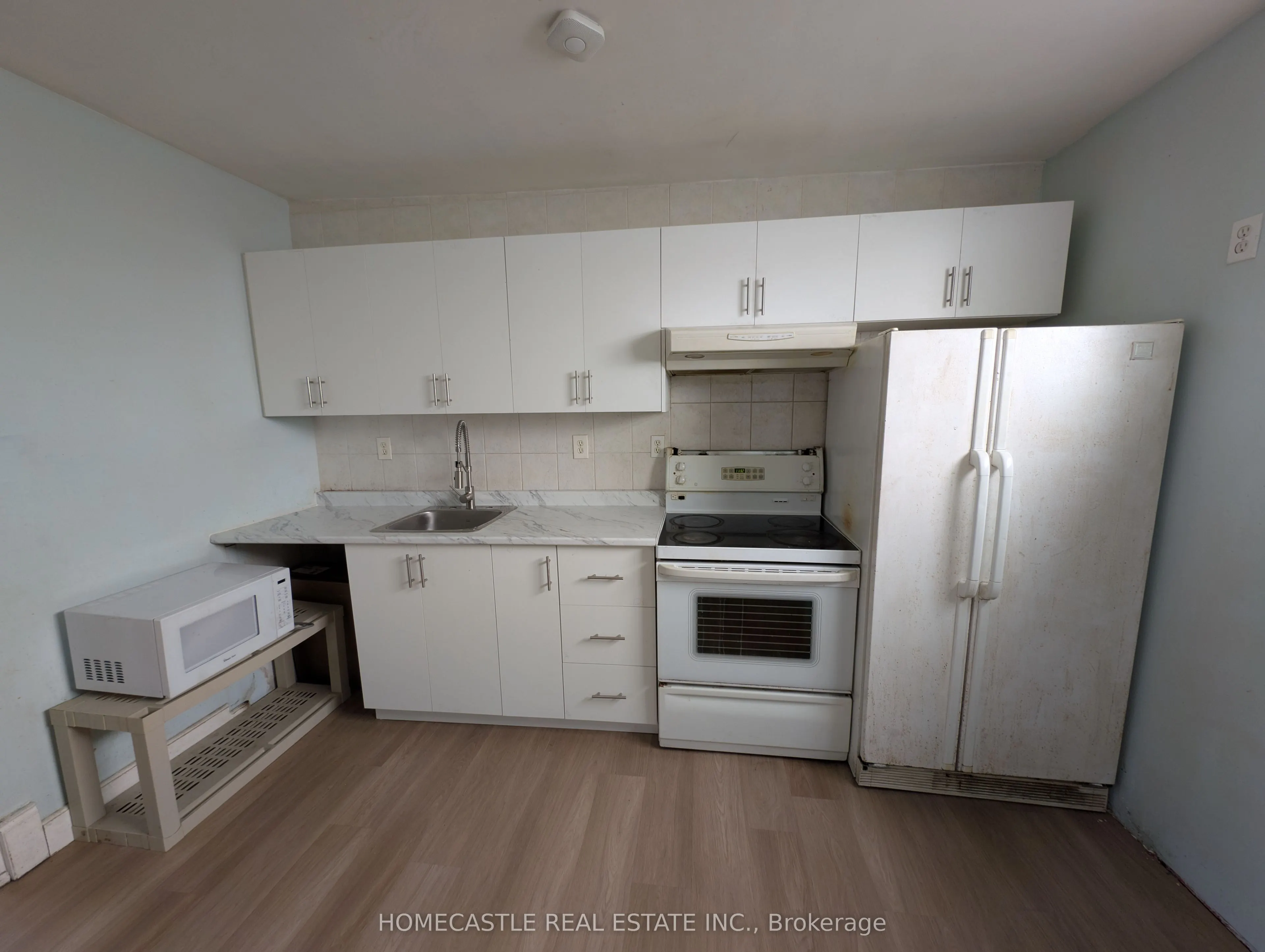 36 Richmond Street E