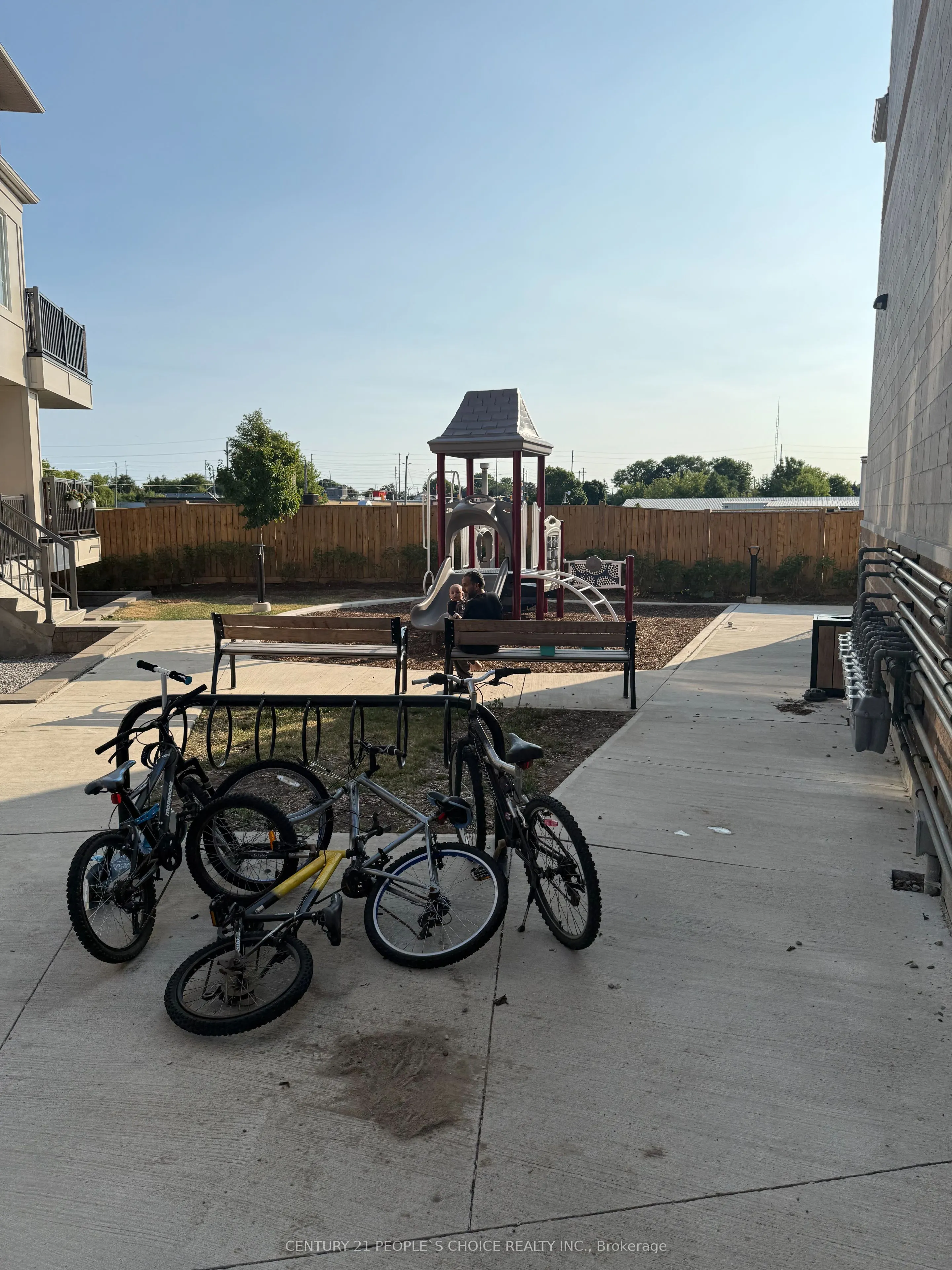 465 Beresford Path, #4