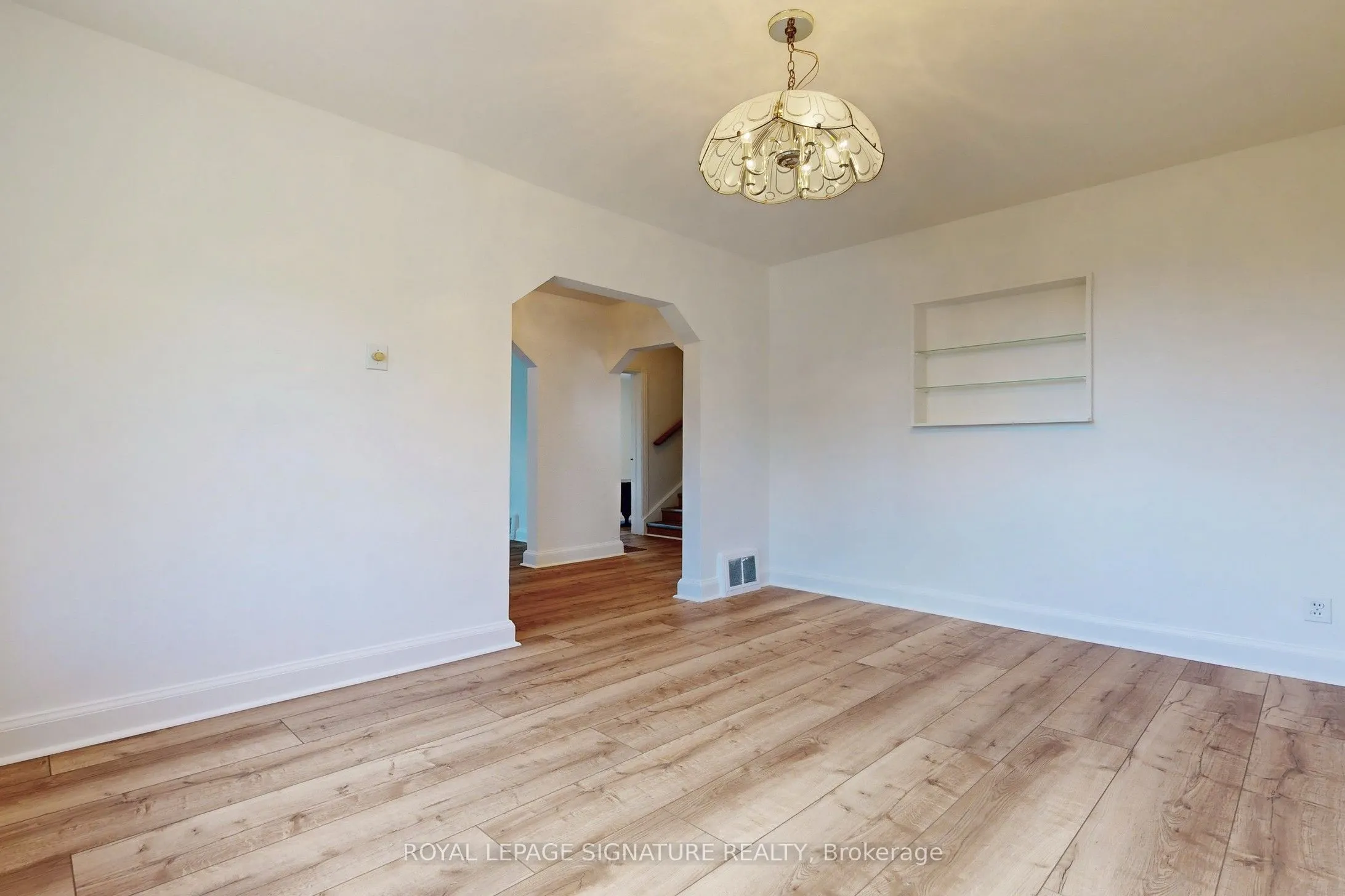 18 Stamford Square S
