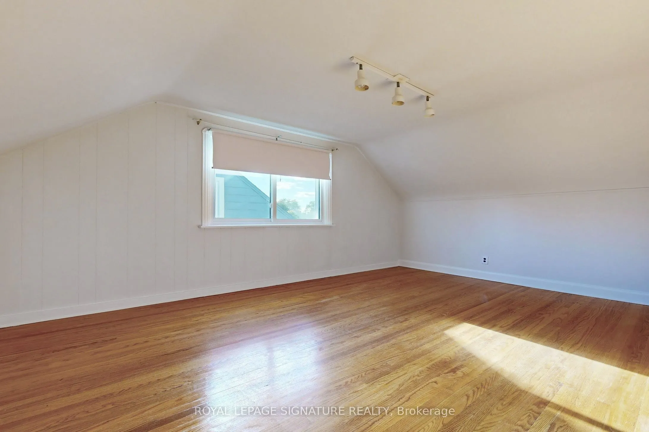 18 Stamford Square S