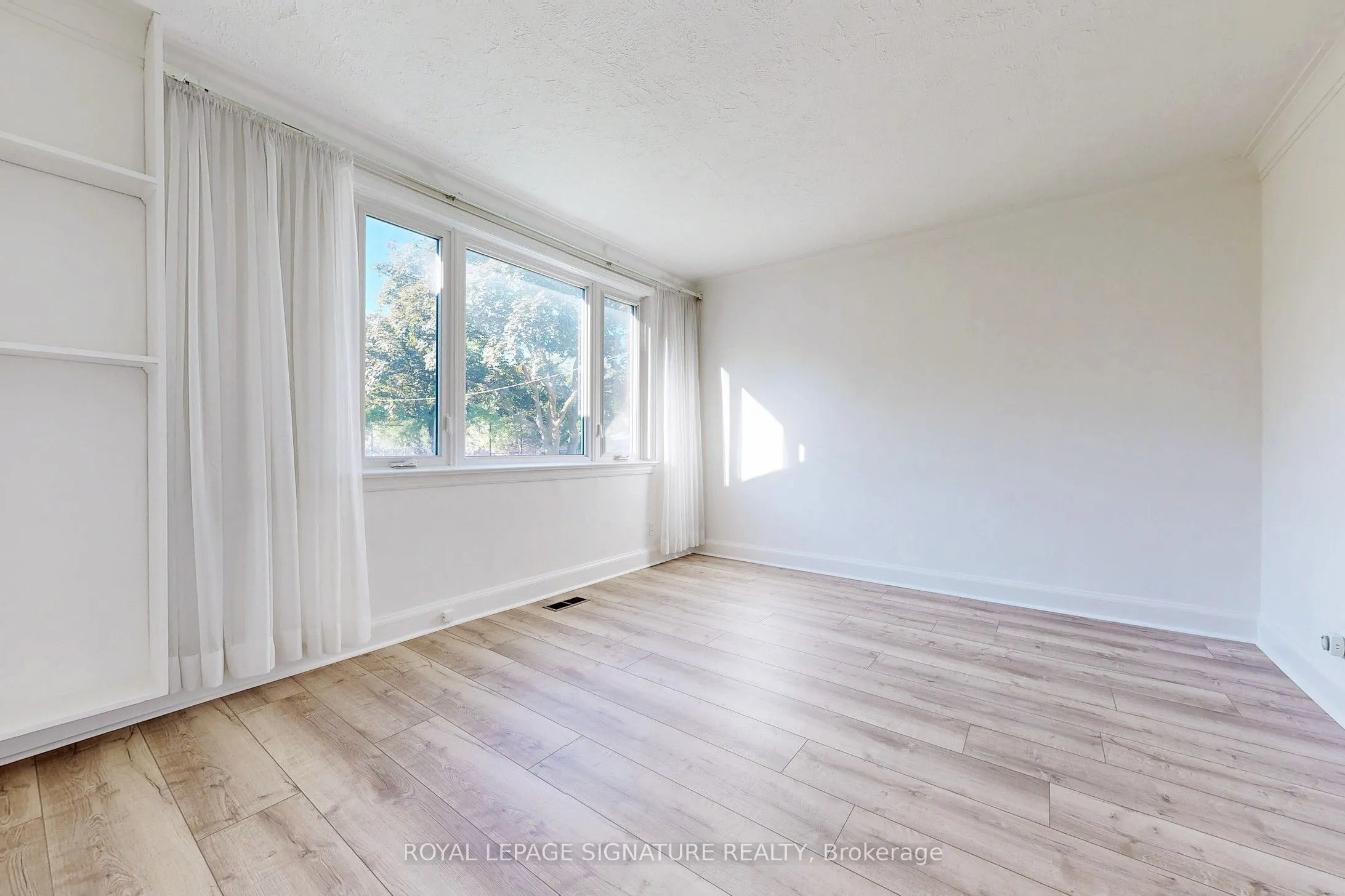 18 Stamford Square S