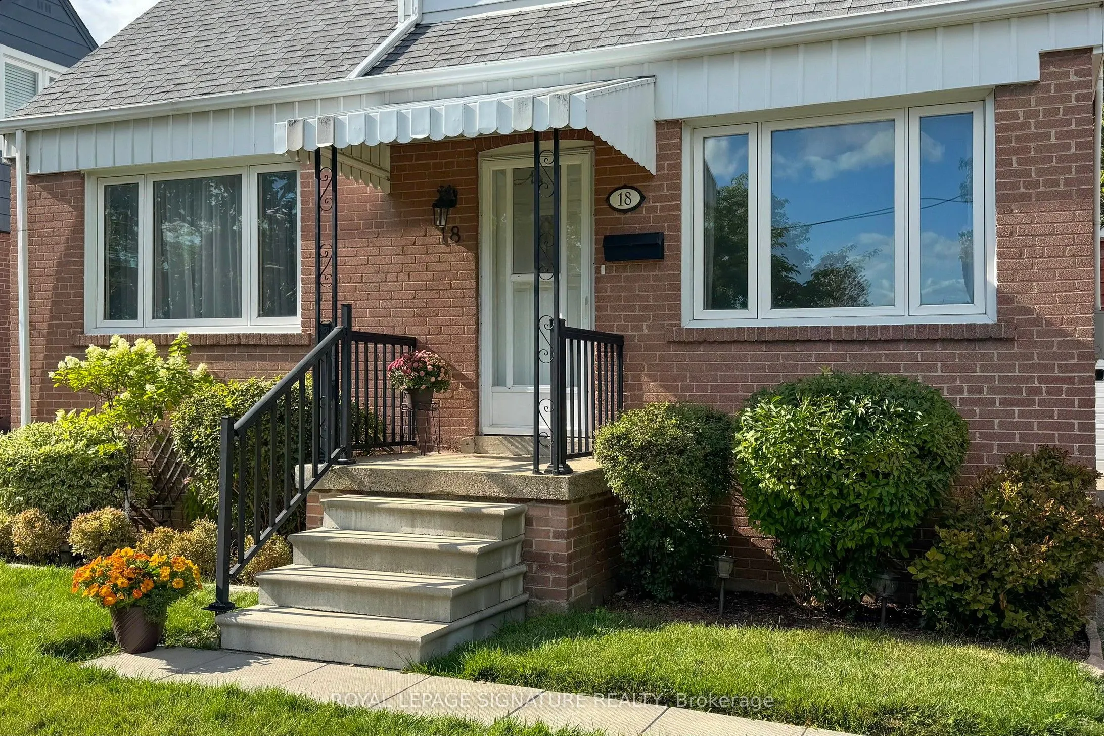 18 Stamford Square S